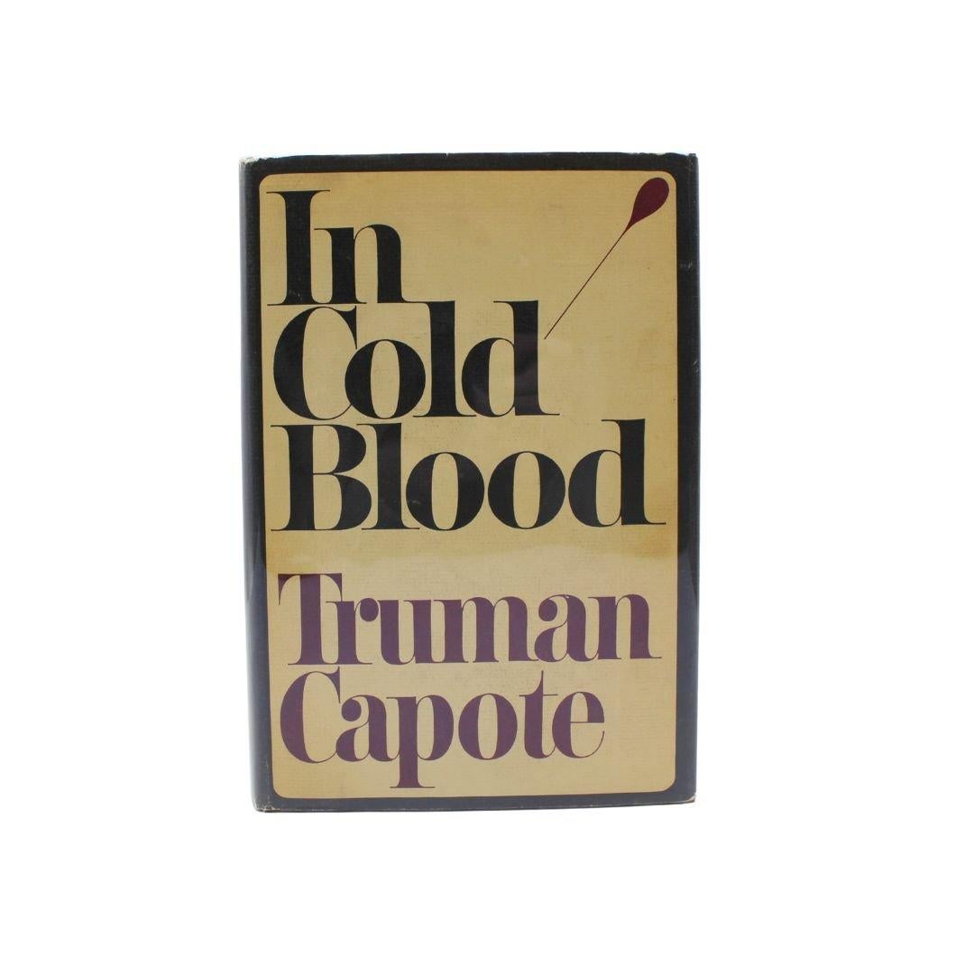 Capote, Truman, De sang-froid : Le récit véridique d'un meurtre multiple et de ses conséquences. New York : Random House, Inc, [1965]. Première édition commerciale, première impression. Octavo. Jaquette originale et planches en tissu bordeaux de