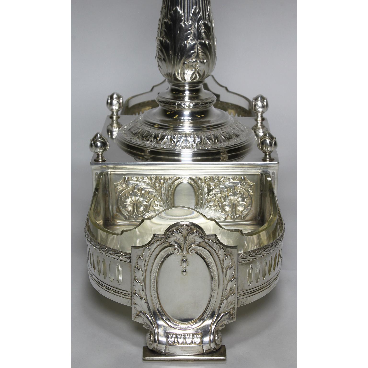 Centro de mesa chapado en plata y cristal tallado de Christofle, s. XIX-XX en venta 3