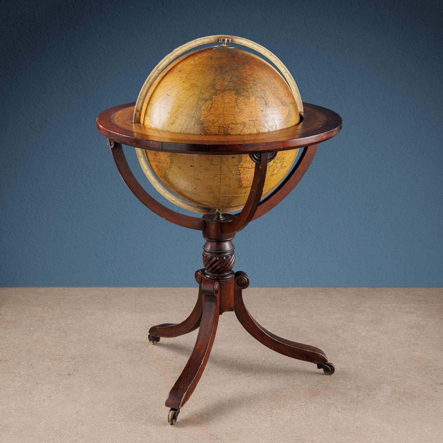 Earth globe made up of two series of 18 lithographed panels applied to a papier-mâché sphere. The map of the oceans is well detailed with the main routes of the steamers with the distance in nautical miles, the largest ports are also indicated;