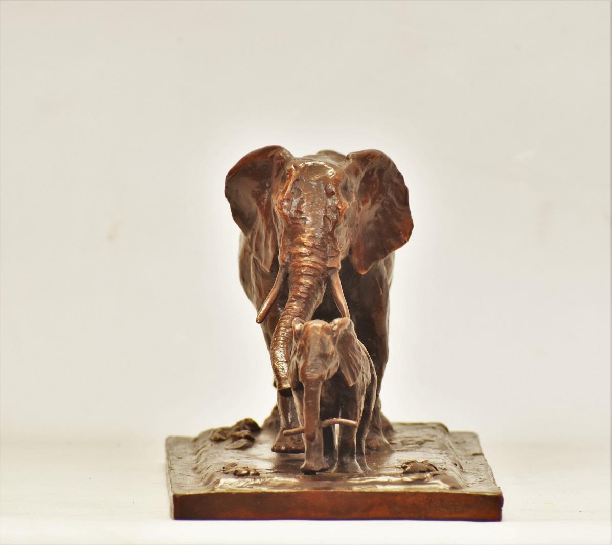 In Step - Elefanten-Skulptur aus Bronze (Expressionismus) im Angebot