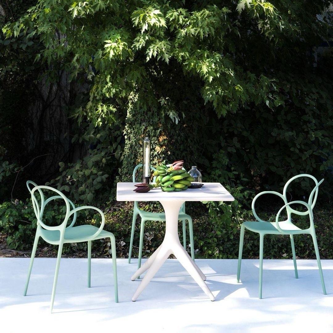 Weißer Outdoor-Tisch mit Applikationen von Driade, Ludovica e Roberto Palomba, auf Lager (Italienisch) im Angebot