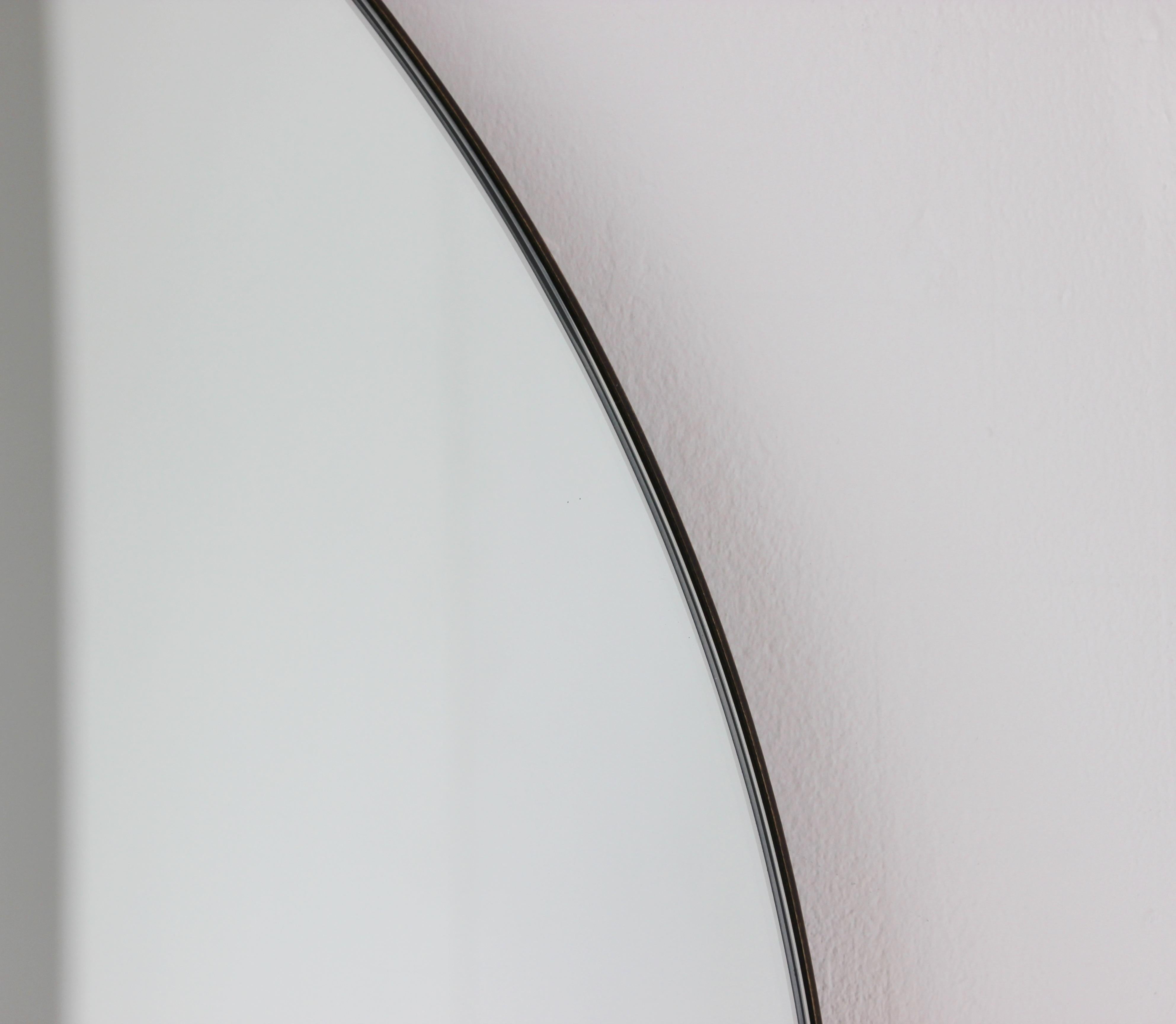 Vorrätig Arcus Gewölbter Contemporary Overmantel Spiegel w Bronze Patina Messing Rahmen im Angebot 1