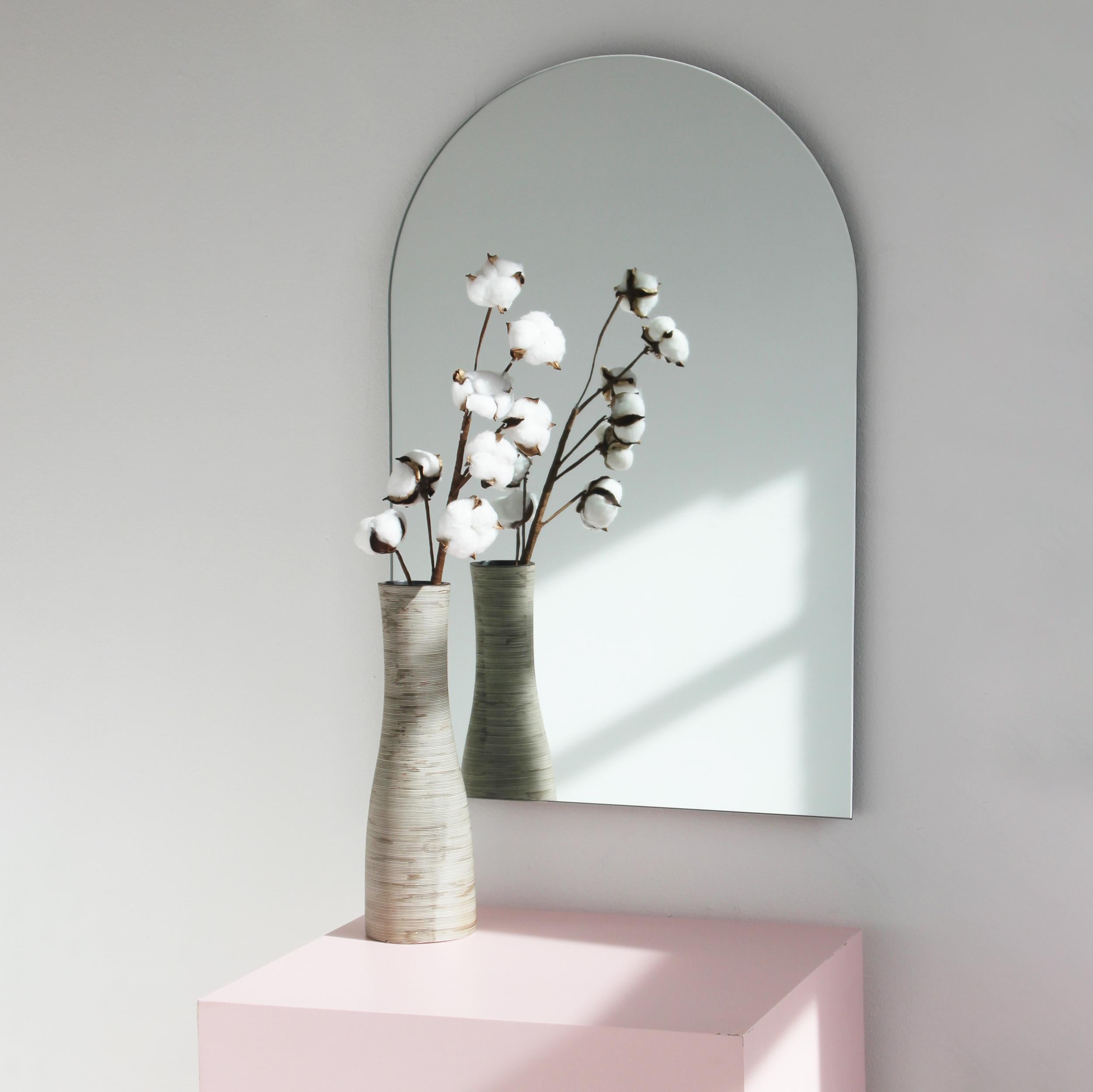 Minimaliste En stock Miroir minimaliste arqué Arcus avec effet flottant, XL en vente