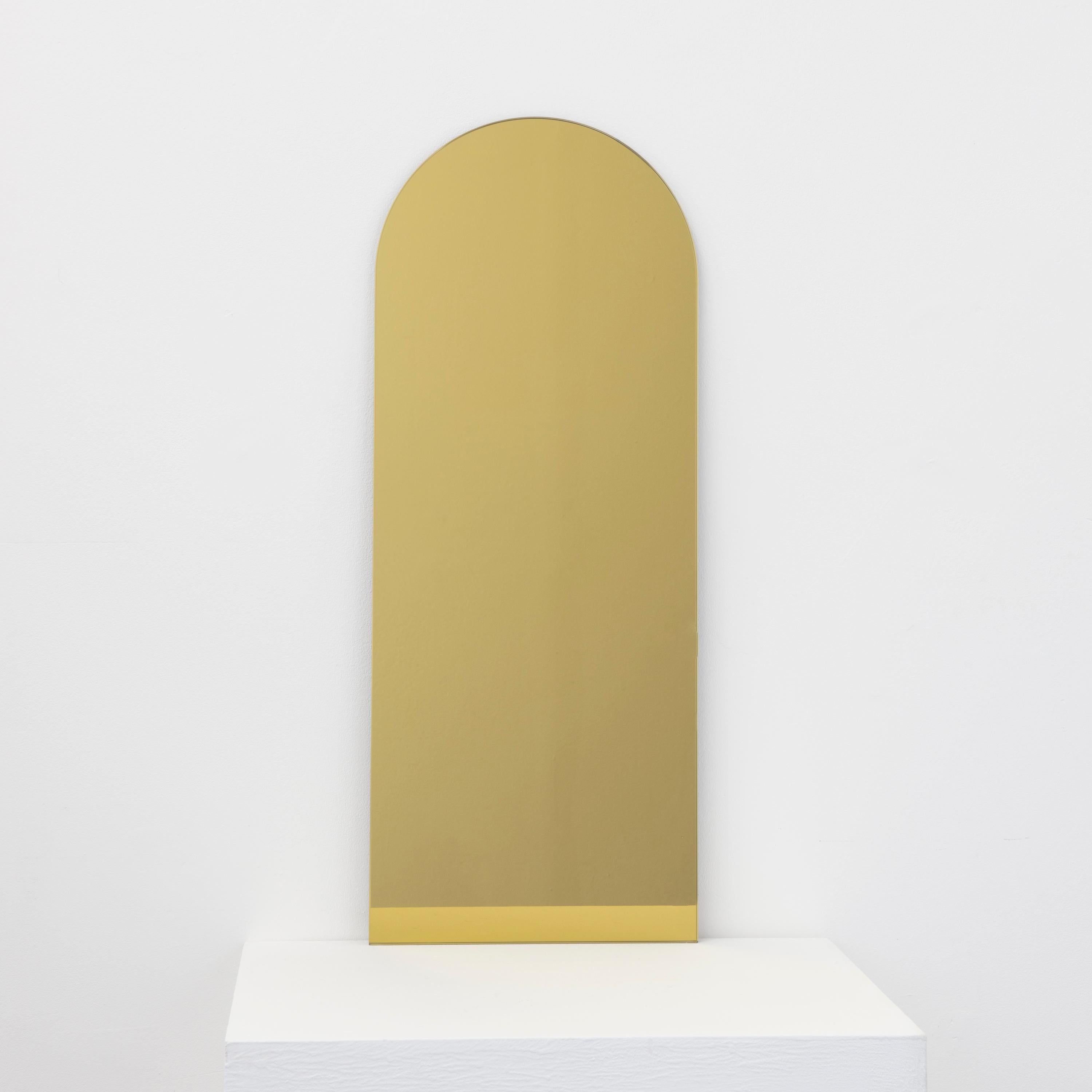 XXIe siècle et contemporain En stock Miroir contemporain sans cadre Arcus Gold Tinted Arched, Small en vente