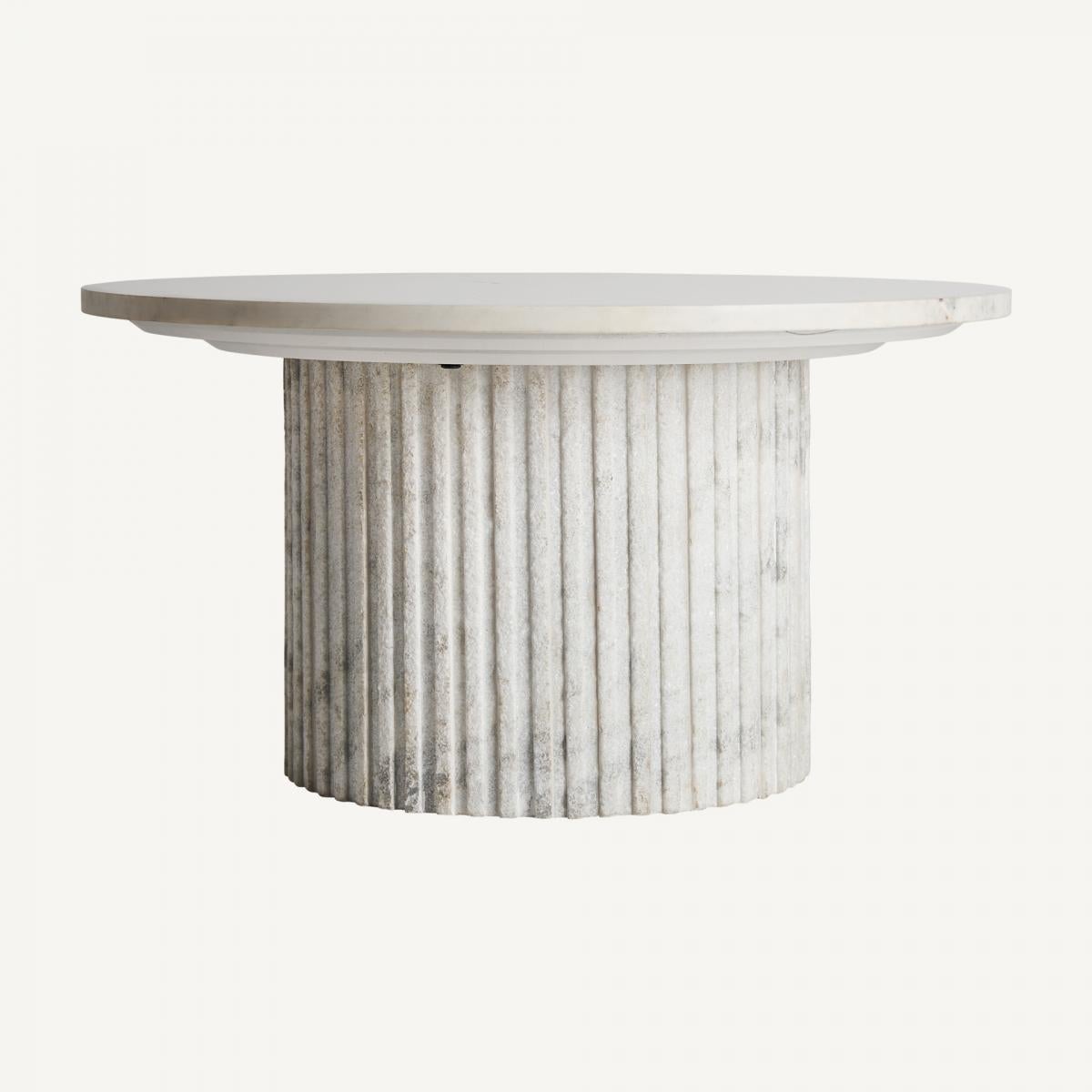 This coffee table set captures the essence of the Art Deco era while paying homage to the architectural splendor of ancient Rome, resulting in a piece that blends history, art, and functionality seamlessly. The centerpiece of the set is a coffee