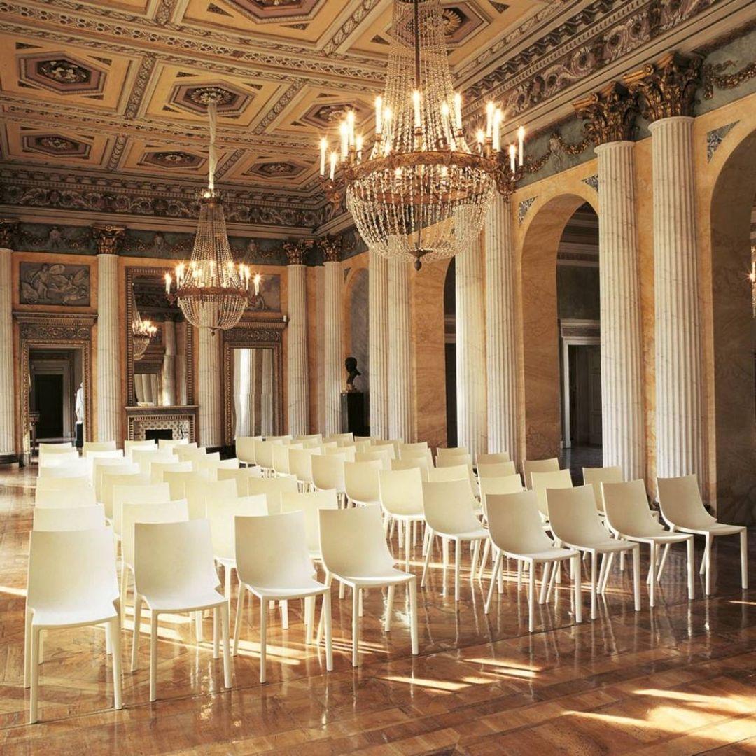 In magazzino Poltrona piccola impilabile Bo in polipropilene bianco di Driade In condizioni Nuovo in vendita a Beverly Hills, CA