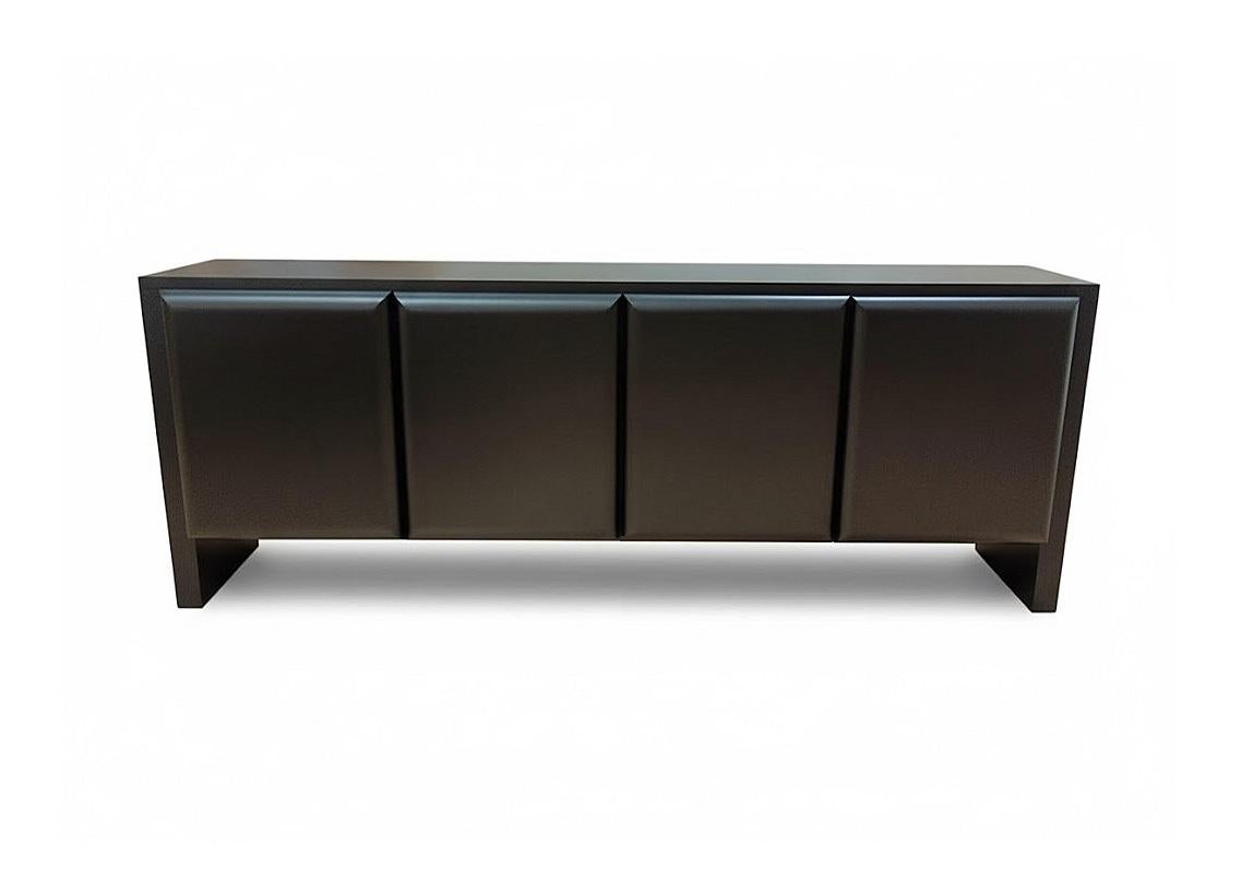 In Stock-Brutalist Minimal Sideboard In Dunkel gebeizt Eiche von Mondo Design Studio (Moderne) im Angebot