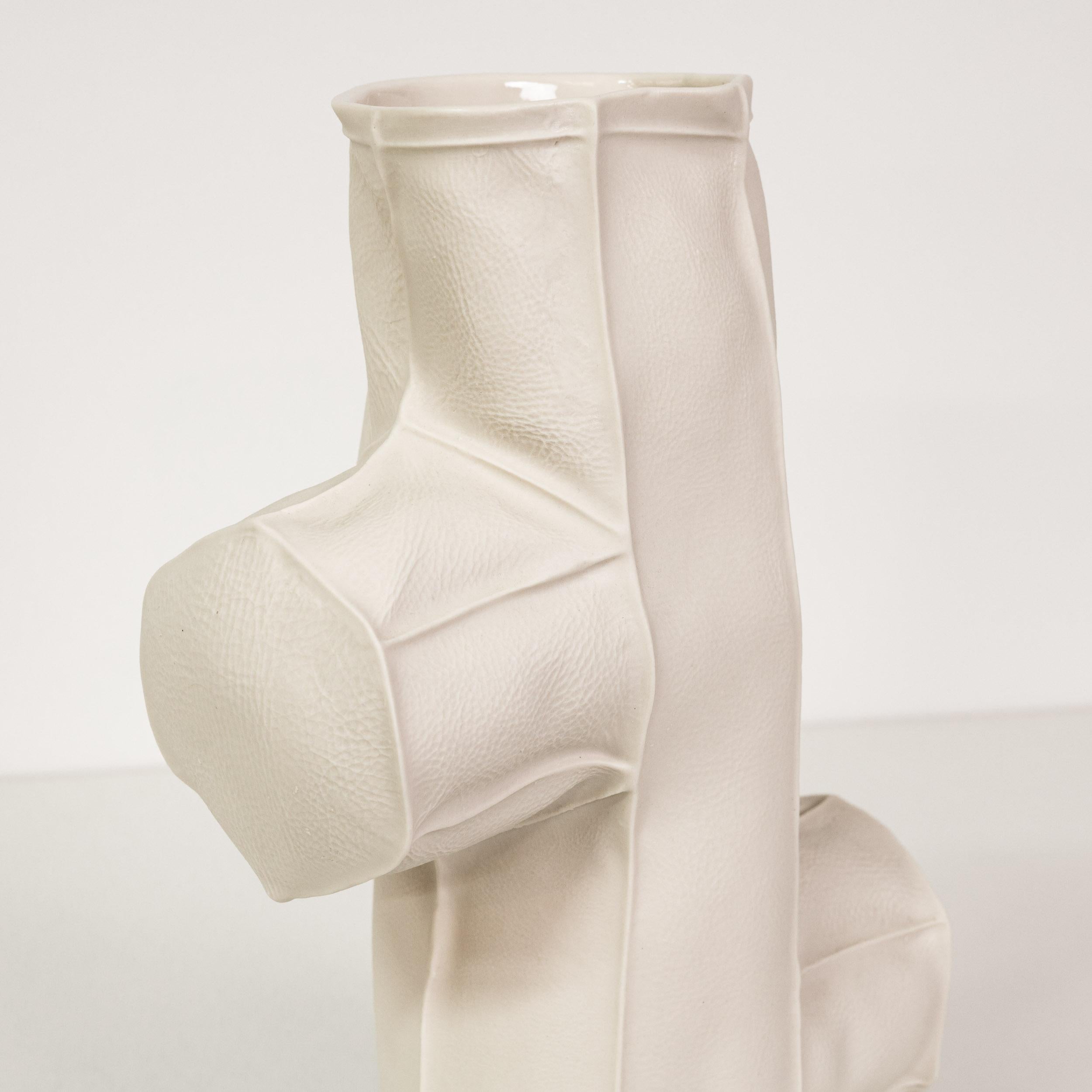 In-Stock Keramik Kawa Vase 18 Freiform organische Skulptur Leder texturiert SECOND im Zustand „Neu“ im Angebot in Brooklyn, NY
