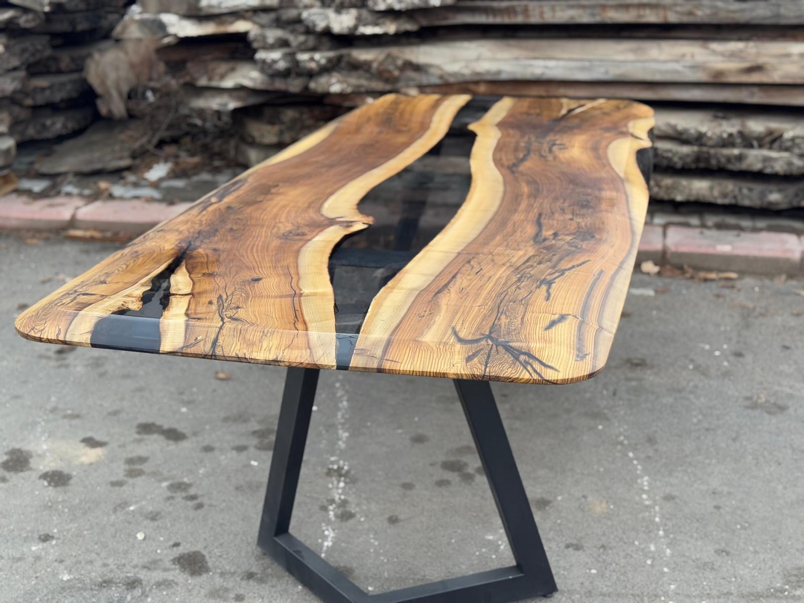 Auf Lager River Epoxy-Tisch aus klarem Harz, Esszimmertisch, handgefertigte Möbel (Türkisch) im Angebot