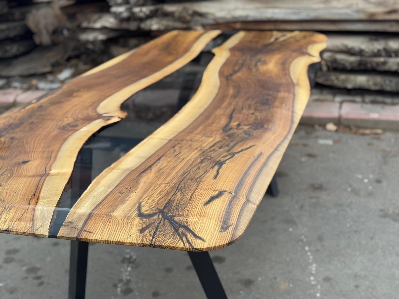 Auf Lager River Epoxy-Tisch aus klarem Harz, Esszimmertisch, handgefertigte Möbel (Epoxidharz) im Angebot