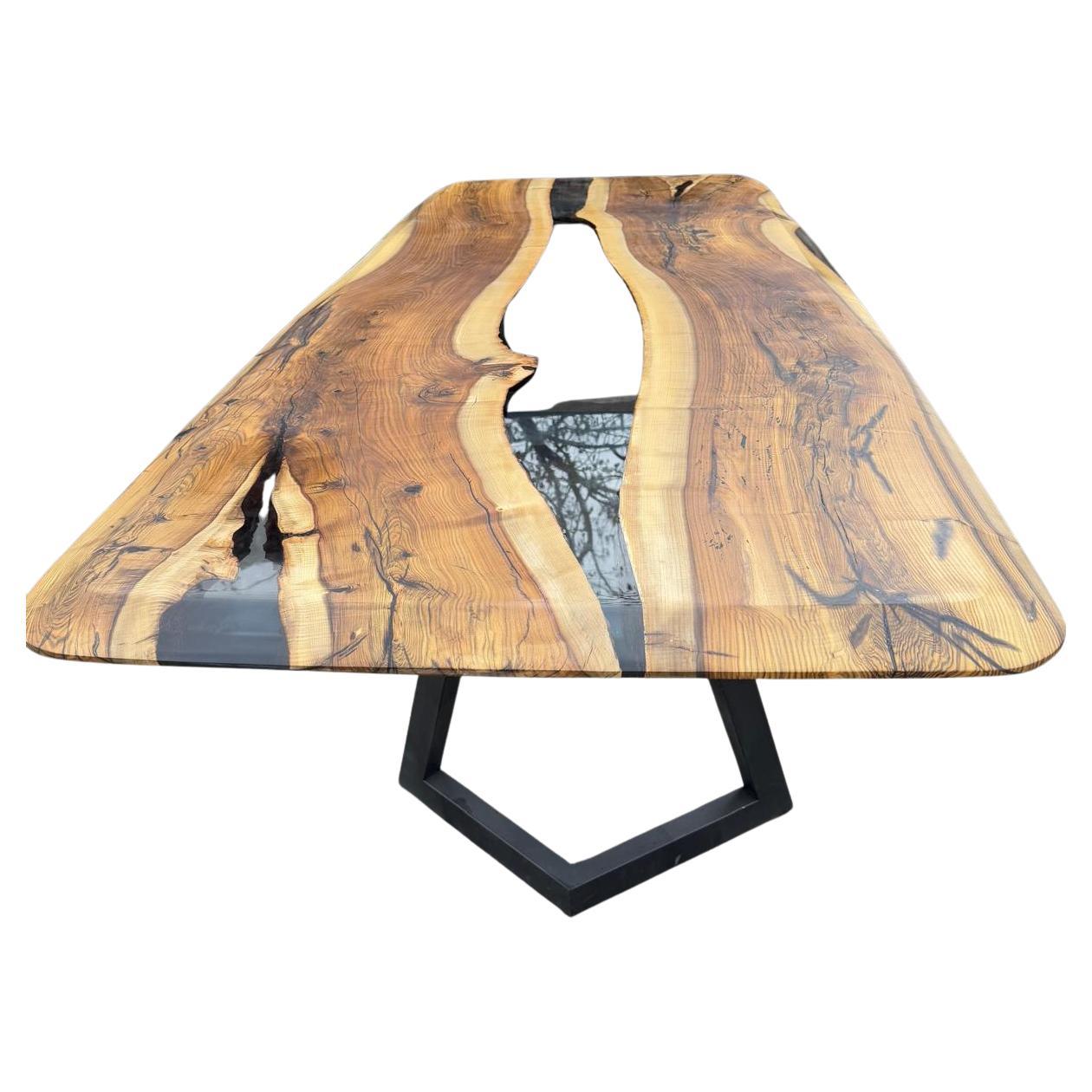 Auf Lager River Epoxy-Tisch aus klarem Harz, Esszimmertisch, handgefertigte Möbel im Angebot