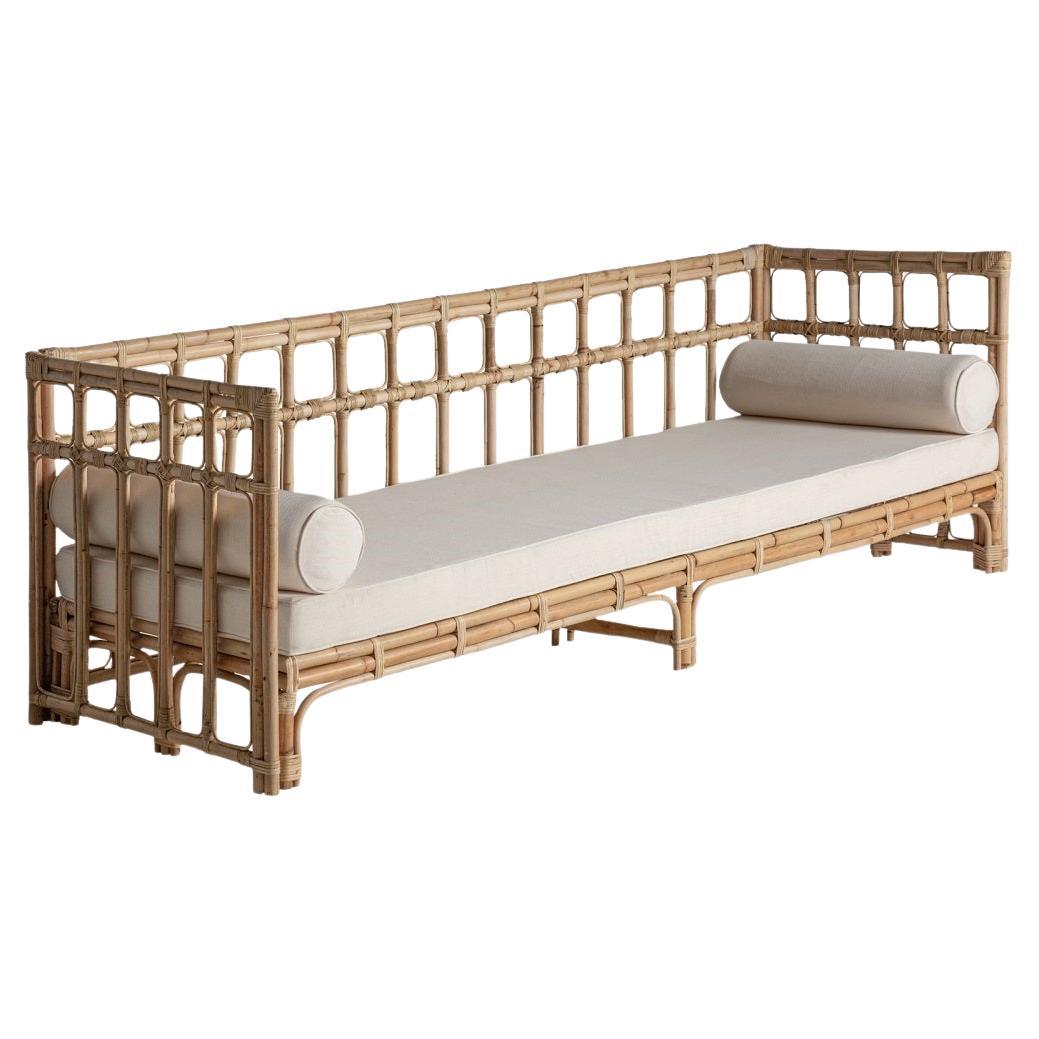Fast Track, Contemporary Sofa Daybed in Natural Rattan and White Cotton