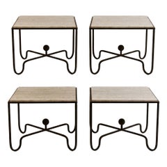 En stock : quatre grandes tables d'appoint « Entretoise » en travertin argenté, signées Design Frères