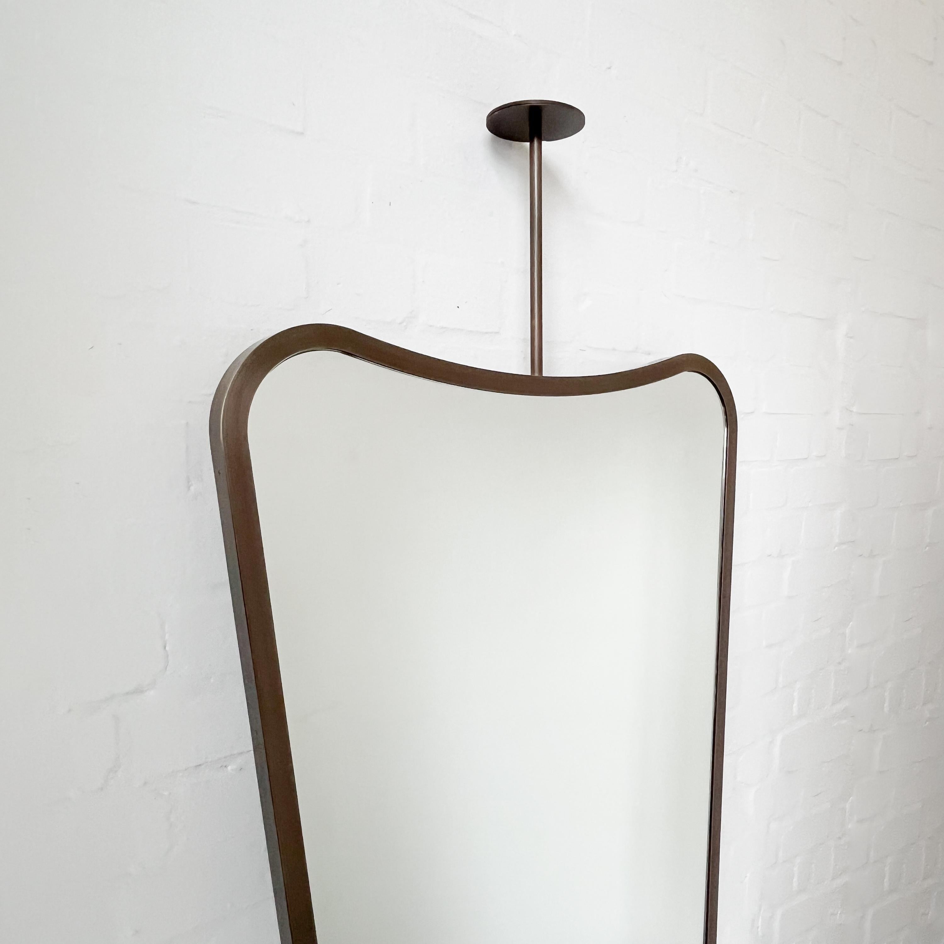 En stock Espejo suspendido de techo Freeform con marco de pátina de bronce, Vintage Two Británico en venta
