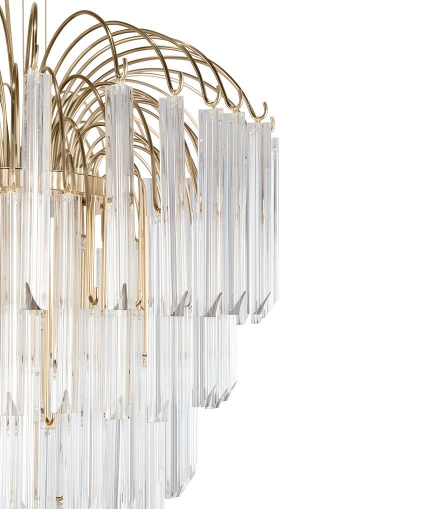Vergoldeter Lotus-Kronleuchter aus In-Stock mit gestuften Glasblättern, vergoldet (Portugiesisch) im Angebot