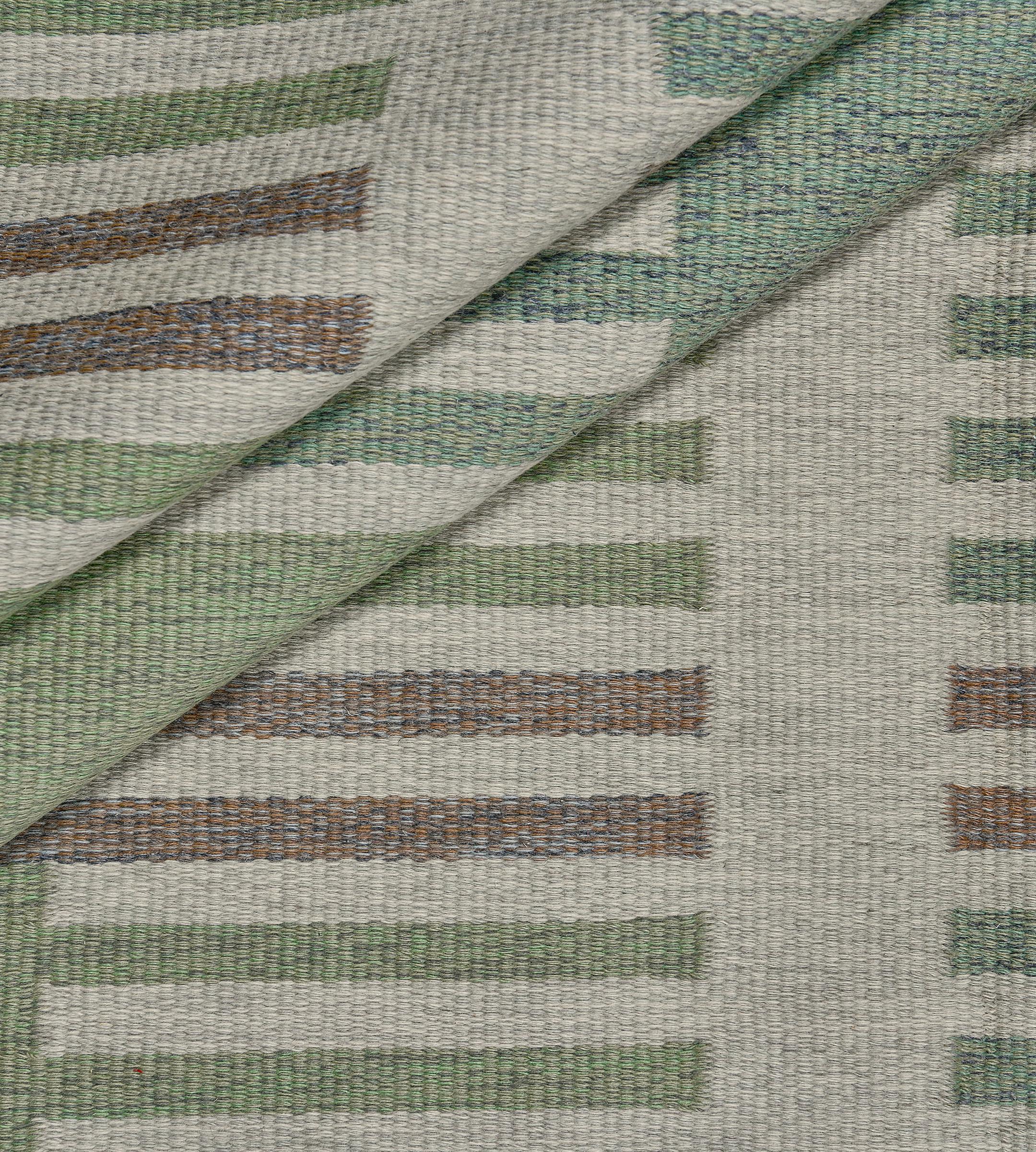 Alfombra Verde Tejida a Mano de Lana Contemporánea Inspirada en Suecia en venta 3
