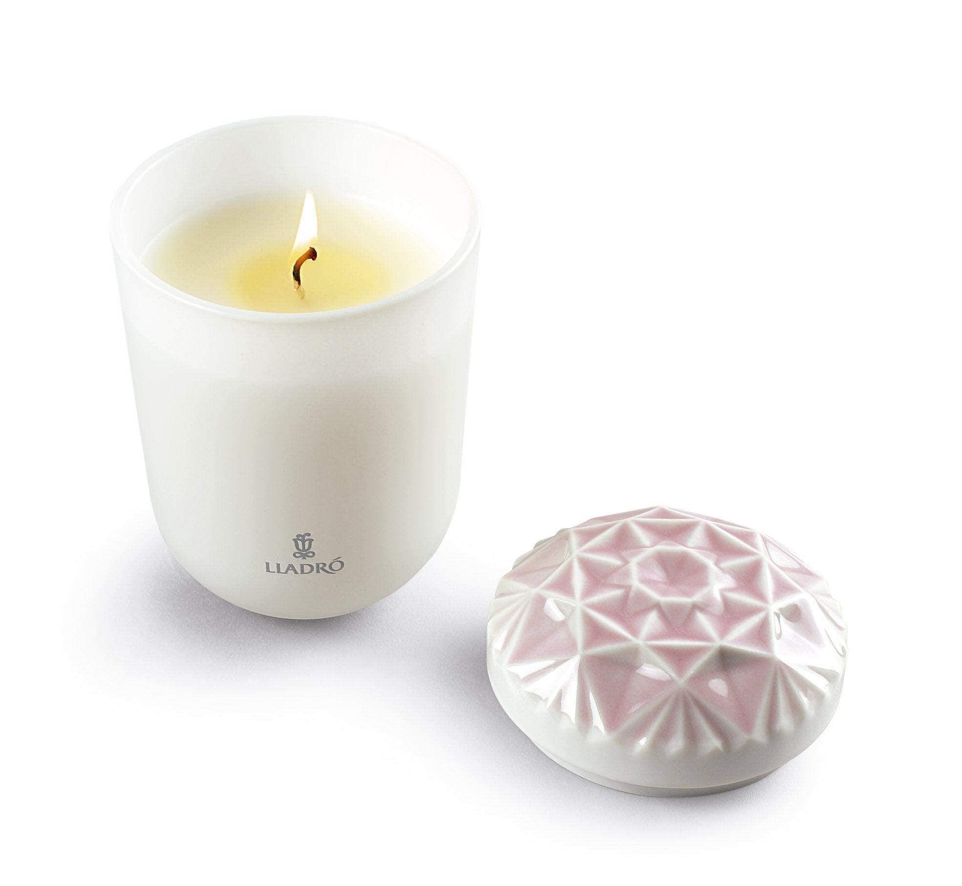 Echoes of Nature Candle I Love You, Mom Scent
In stock in Los Angeles

Home candle in Matte white porcelain with a floral scent and an elaborate porcelain lid, hand engraved and painted that is a metaphor for the fragrance it treasures.

The