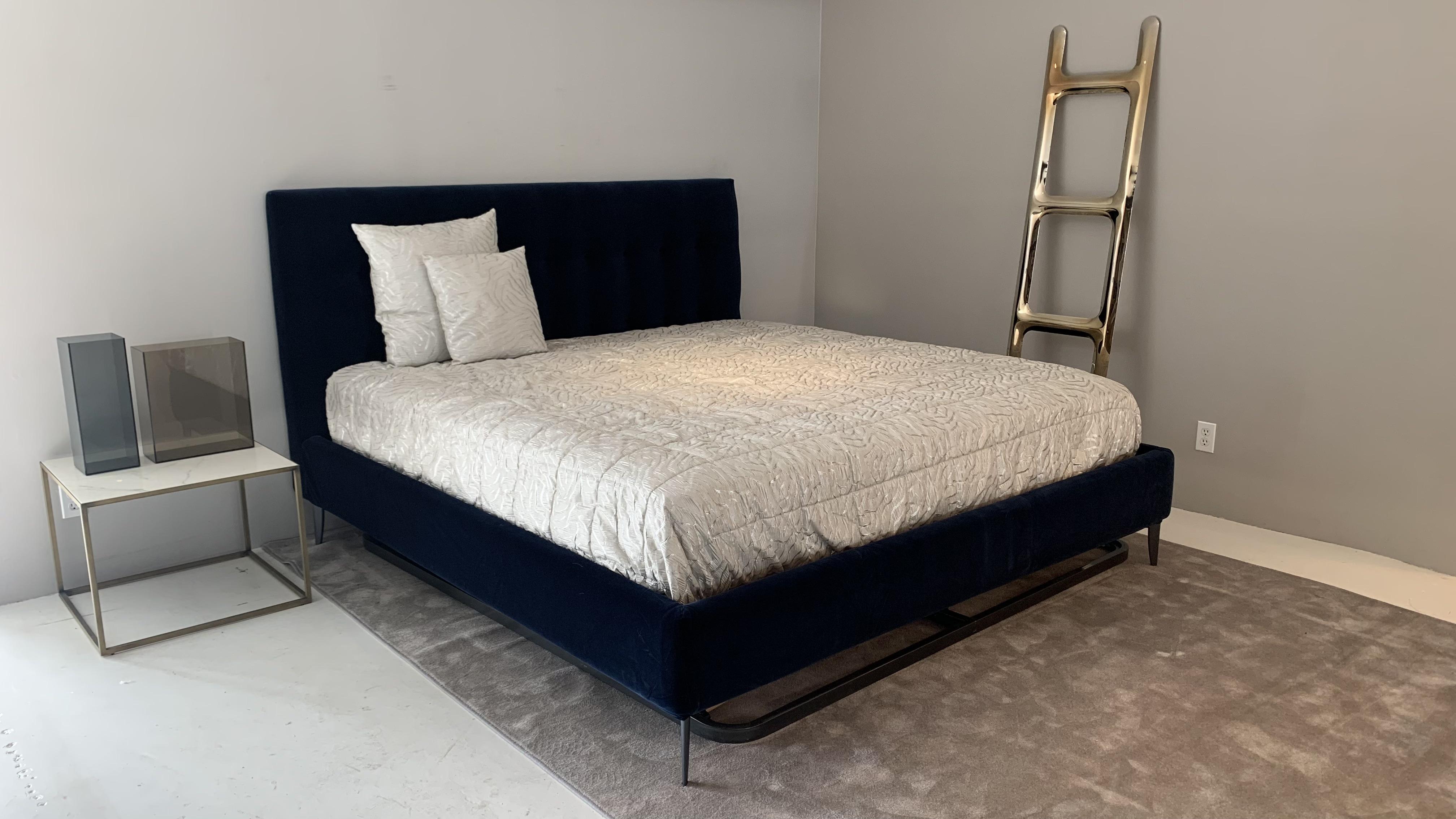 Navy blue Kelly velvet king size bed
(Mattress and pillows not included)

Scroll down and click 