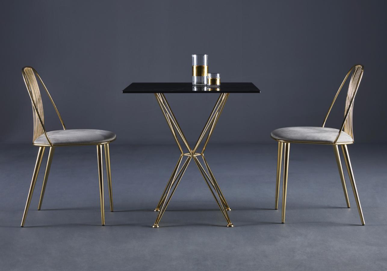 Star black marble side table
In stock in Los Angeles

The interweaving of the base makes the Star table silhouette harmonious and playful at the same time.
An original and current proposal to personalize and characterize, with an eccentric