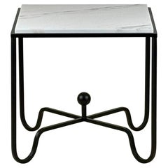 Mesa auxiliar "Entretoise" de hierro y mármol de Design Frères en stock
