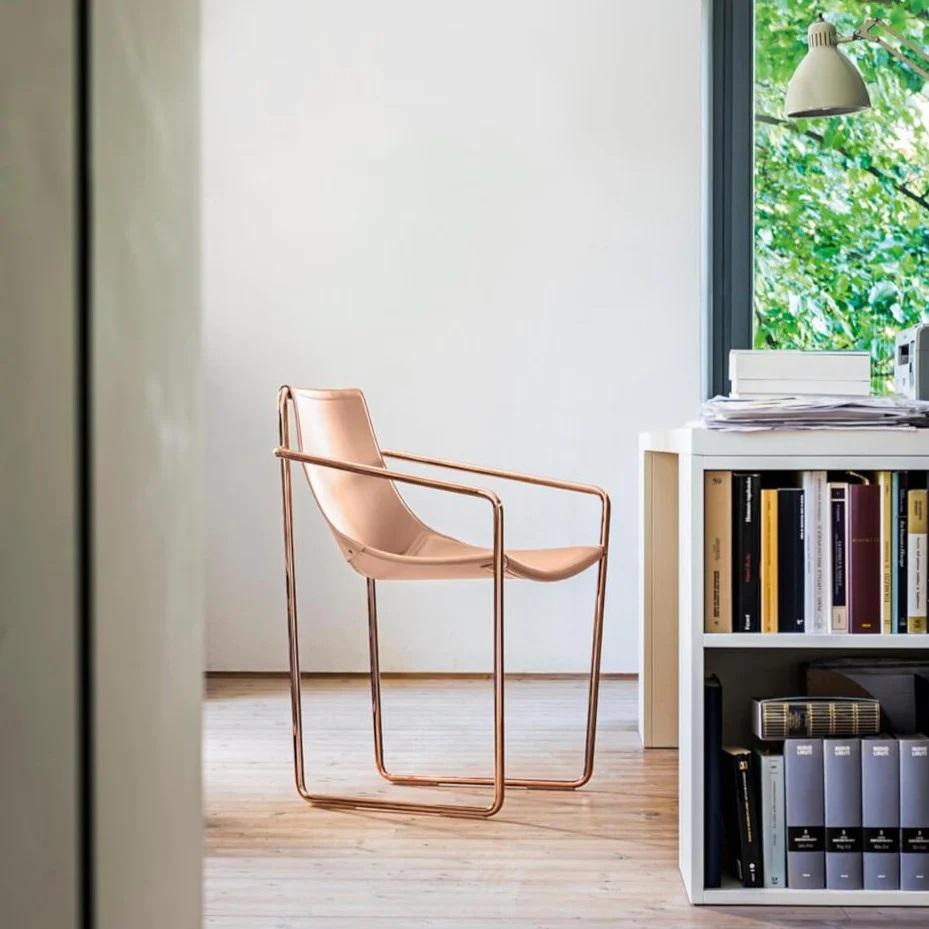 Handcrafted Italian Dining Armchairs In Leather, Set of 6 In Distressed Condition For Sale In NEW YORK, NY