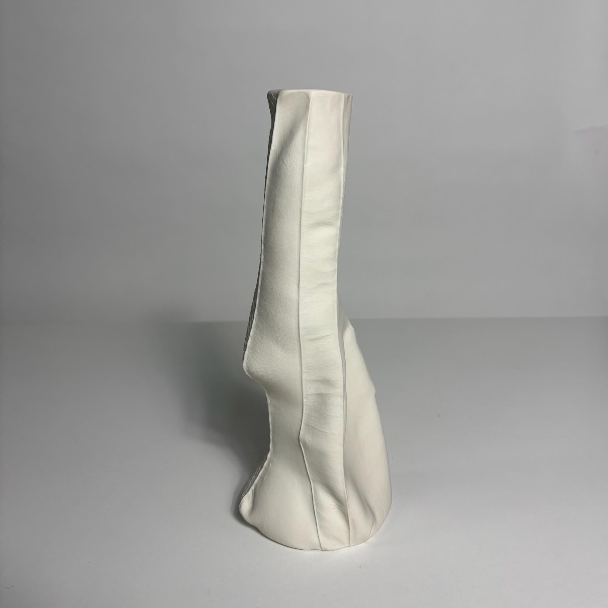 In-stock, Kawa Vases 2/set White Ceramic Organic Vases, Porcelain, Sculptural in vendita 1