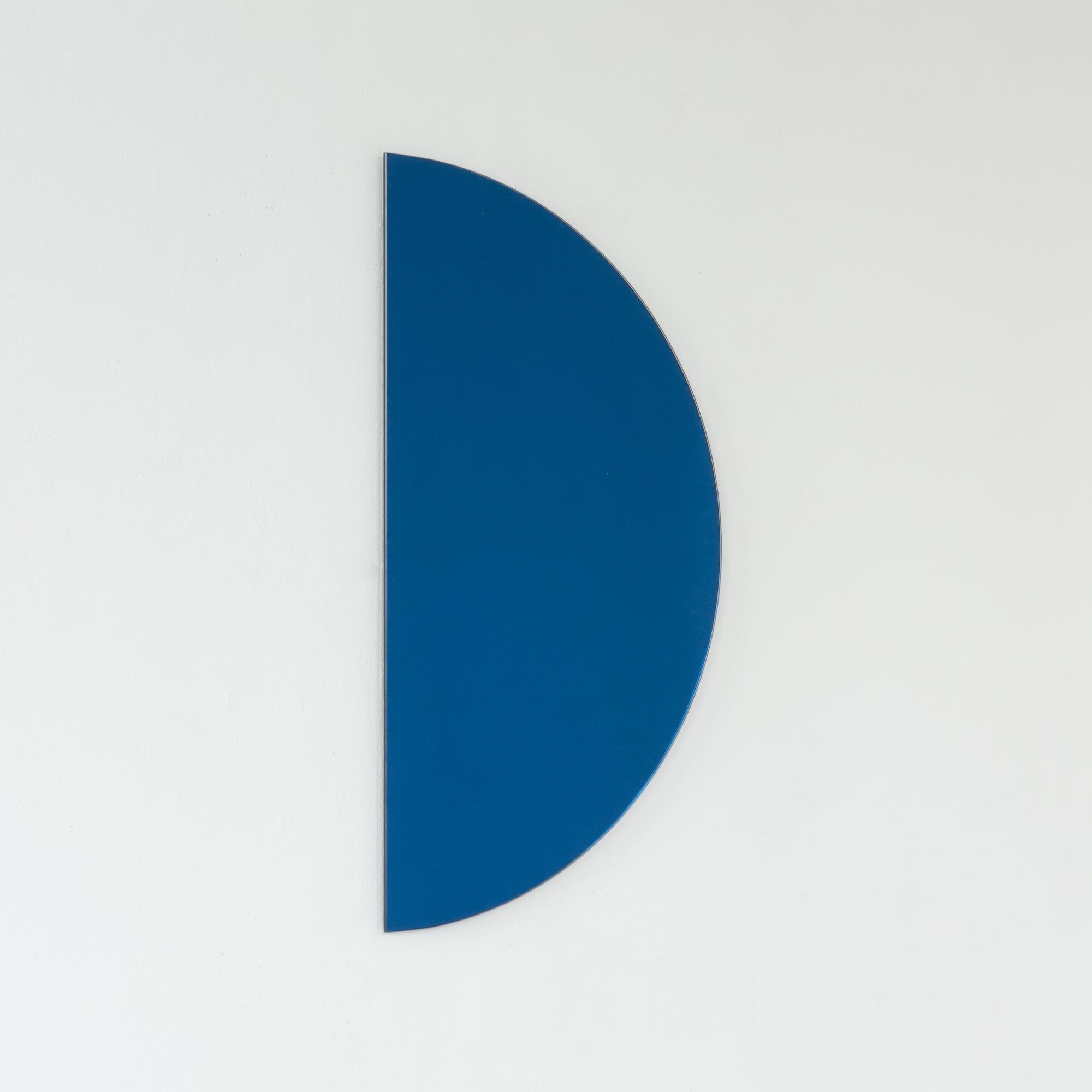 XXI secolo e contemporaneo In magazzino Luna Half-Moon Blue, specchio semicircolare contemporaneo senza cornice, grande in vendita
