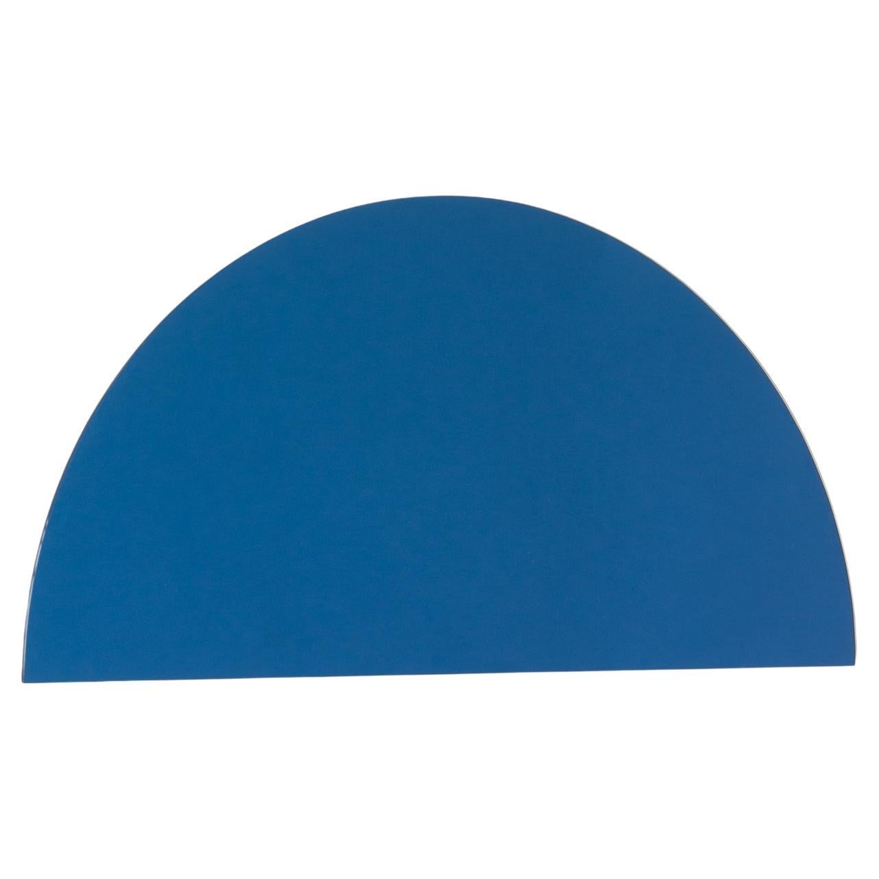 In magazzino Luna Half-Moon Blue, specchio semicircolare contemporaneo senza cornice, grande in vendita