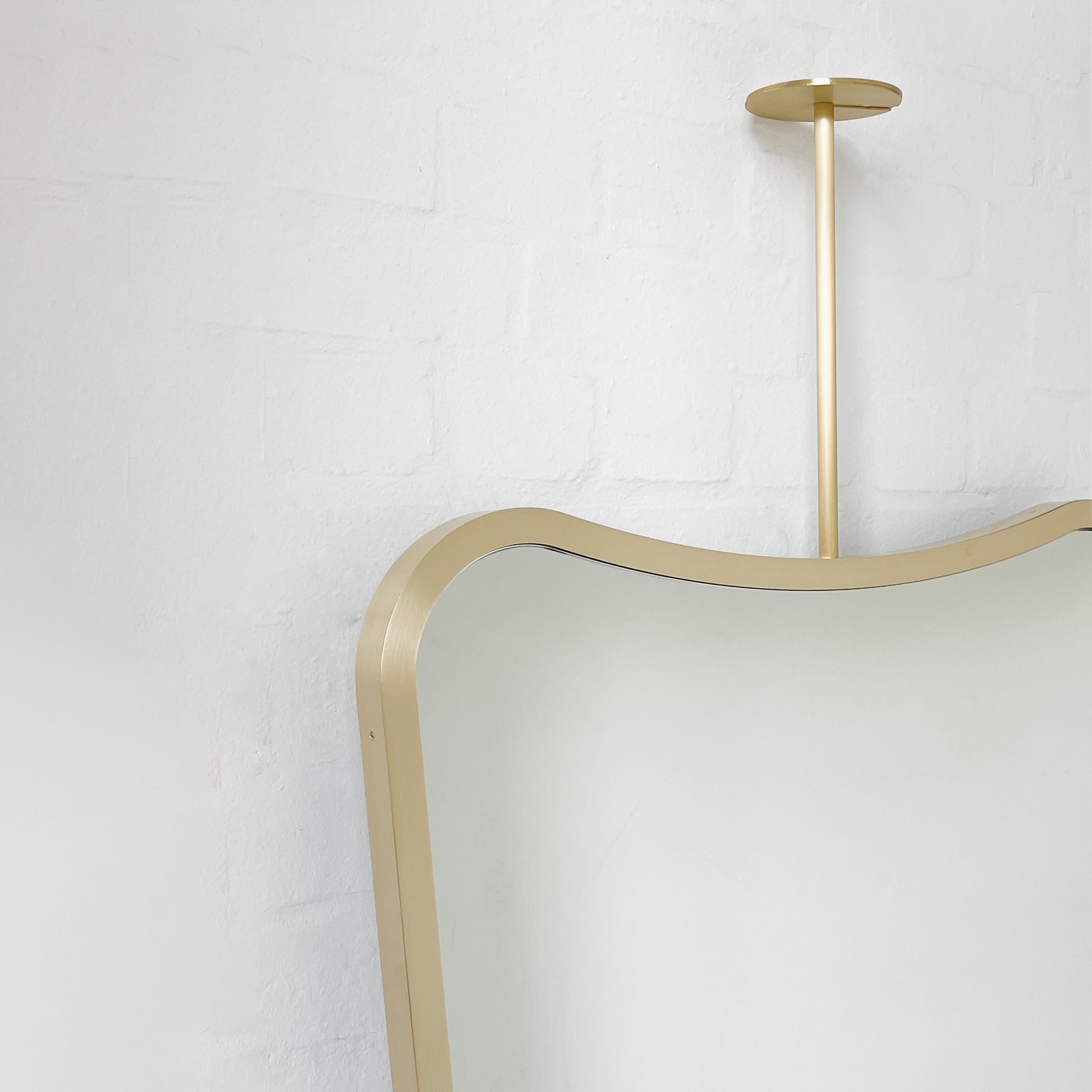 Britannique En stock Miroir suspendu au plafond, style Mid-century, cadre en laiton, Vintage By en vente