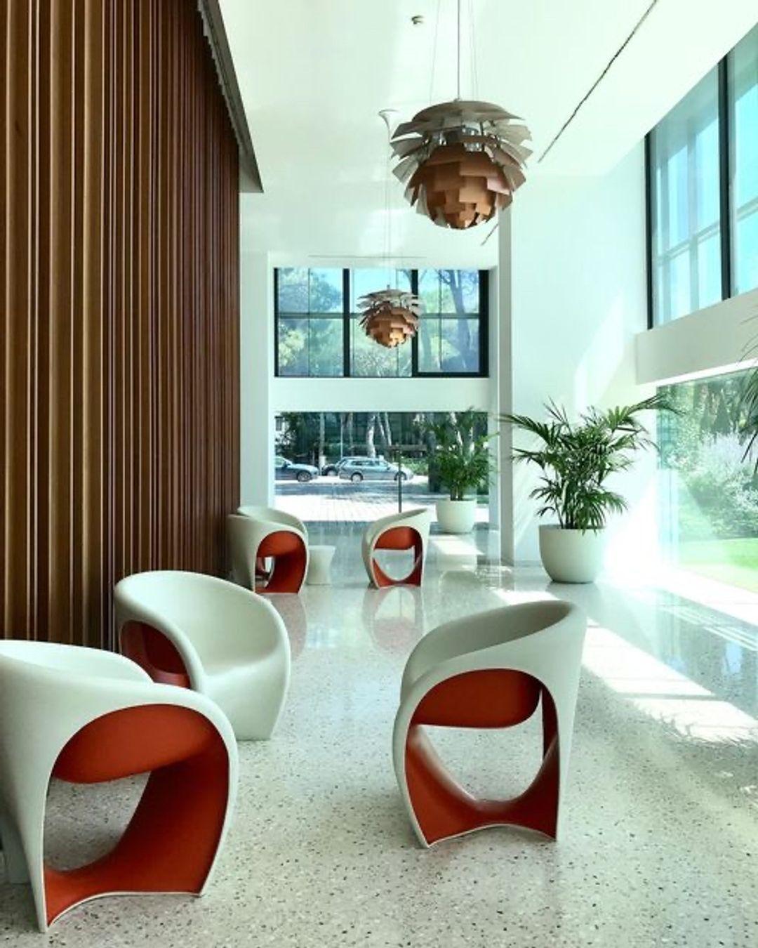 XXIe siècle et contemporain Fauteuil MT en polypropylène blanc sable/rouge par Driade en vente