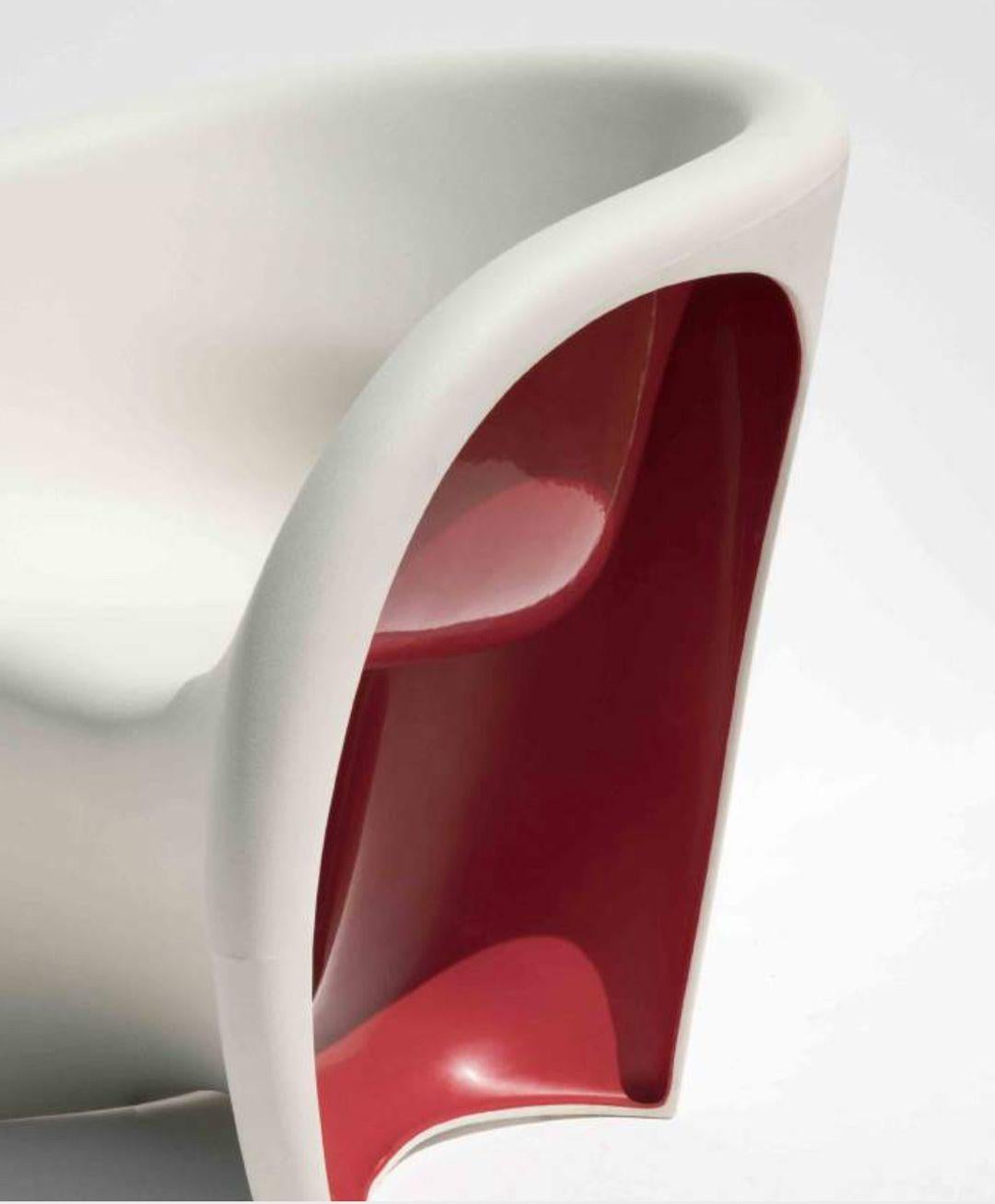 Fauteuil MT en polypropylène blanc sable/rouge par Driade en vente 3