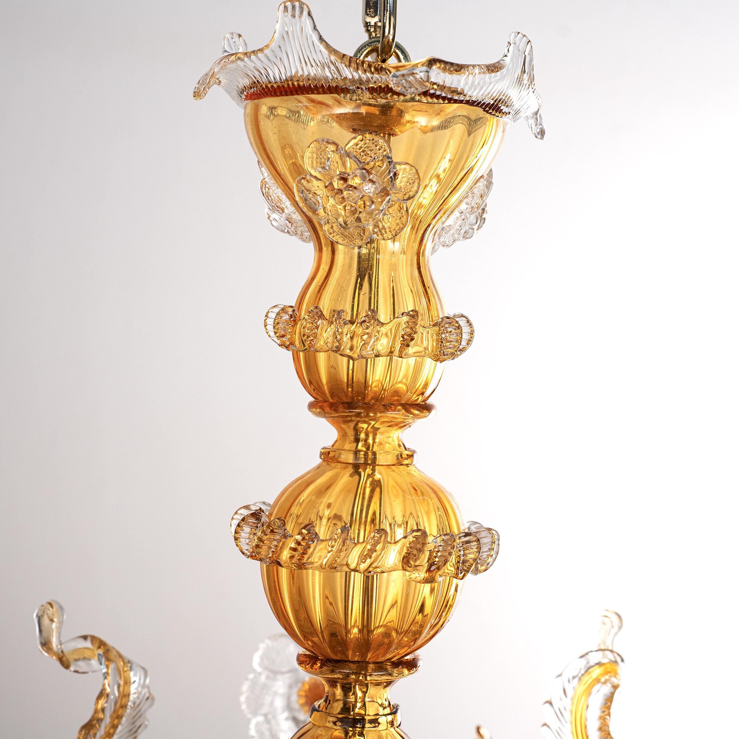 Ottone In stock Lampadario in vetro di Murano Ambra e trasparente a 5 luci, Vintage Made in Italy in vendita