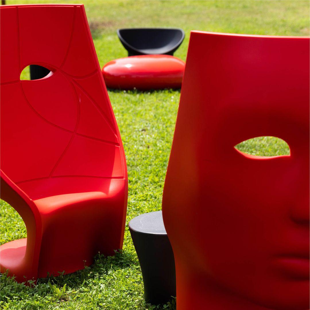 Fabio Novembre uses furniture design to tell intense and fascinating stories in which the protagonist is often the human figure.
The Nemo Armchair is a life-size sculptural seat cast in the timeless silhouette of a classical Greek face. By hollowing