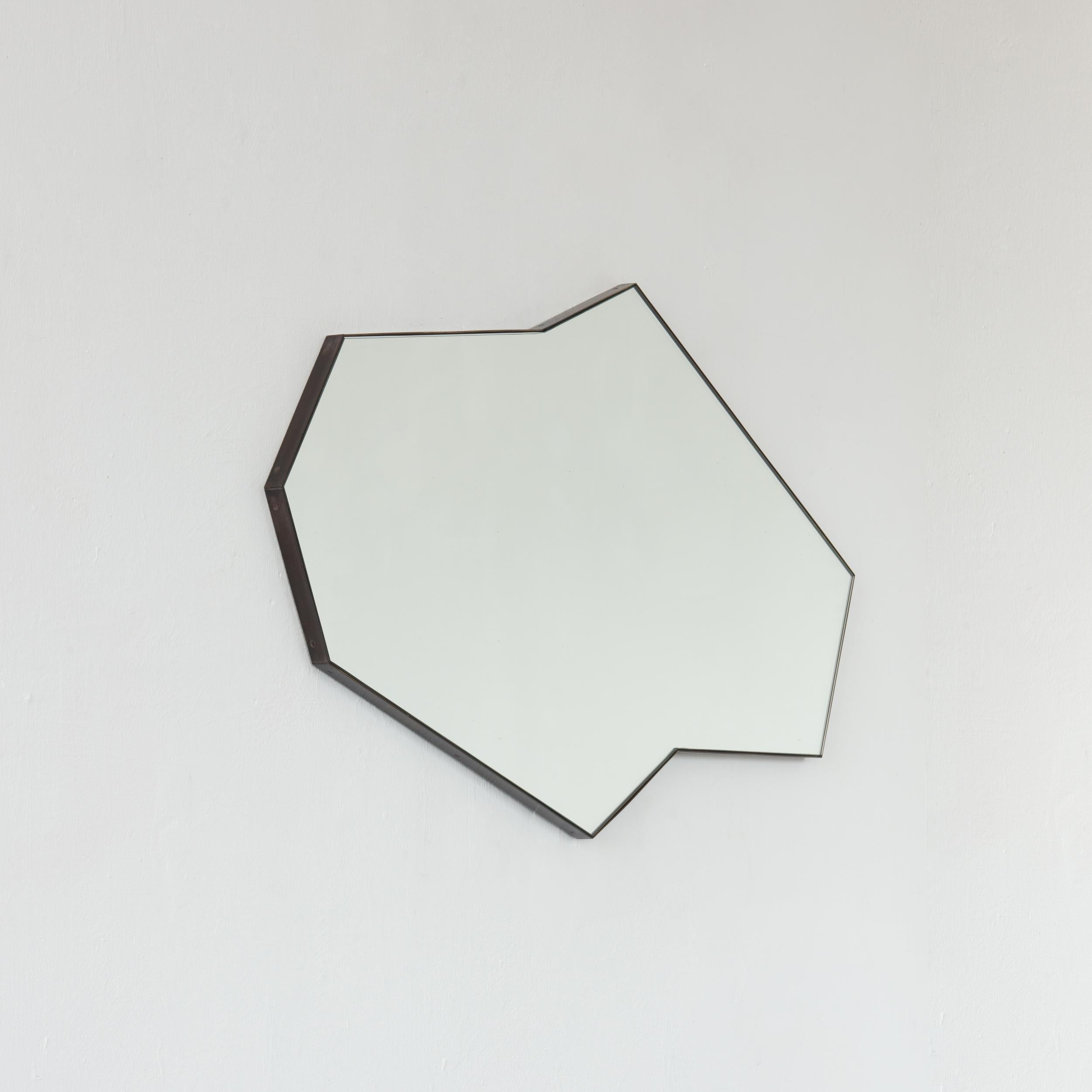 En Stock Octagon Bapa Espejo Art Deco de forma irregular con marco de pátina de bronce en venta 5