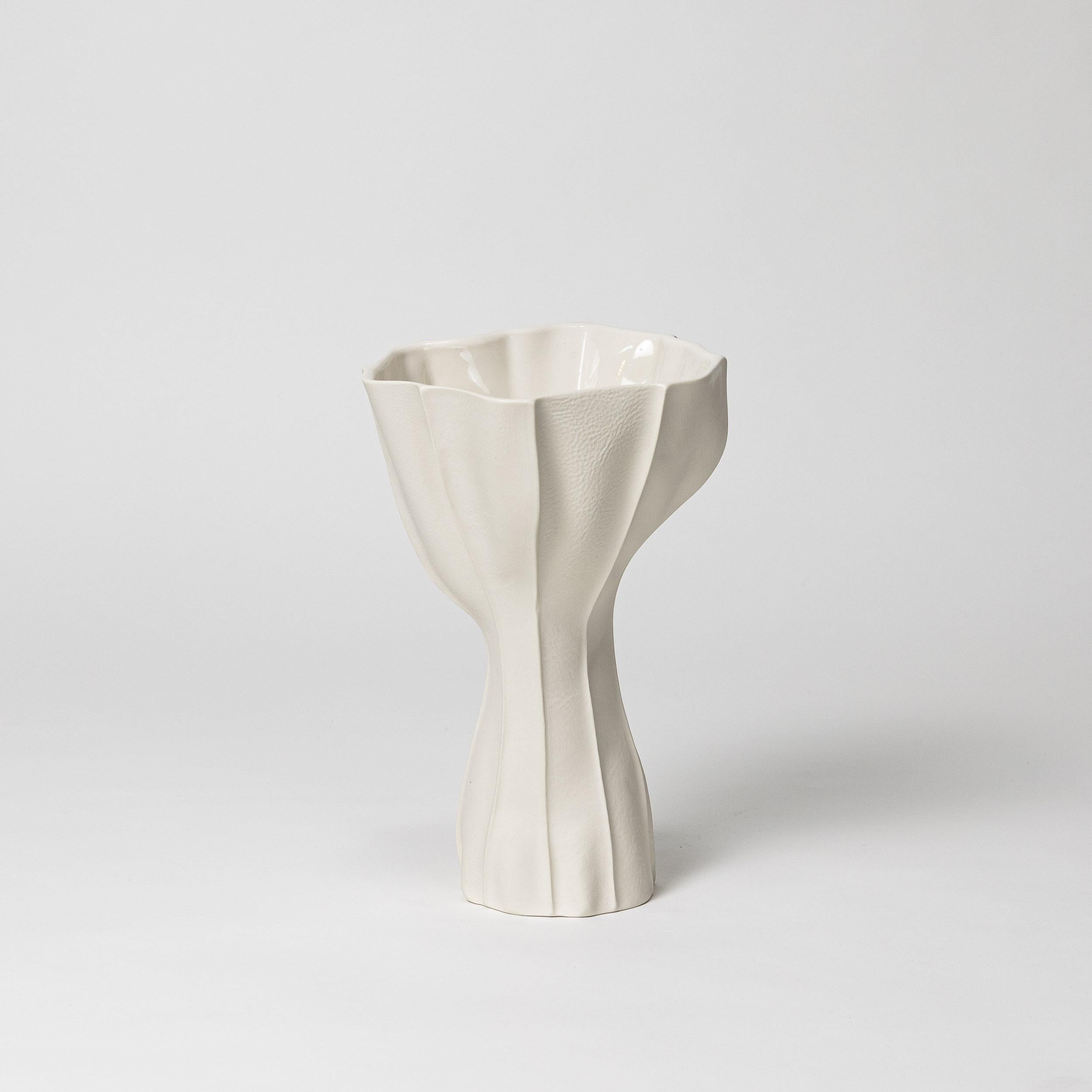Autre En stock, Organic Ceramic Kawa Vase 9.1, White, Textured, Sculptural, Porcelain  en vente
