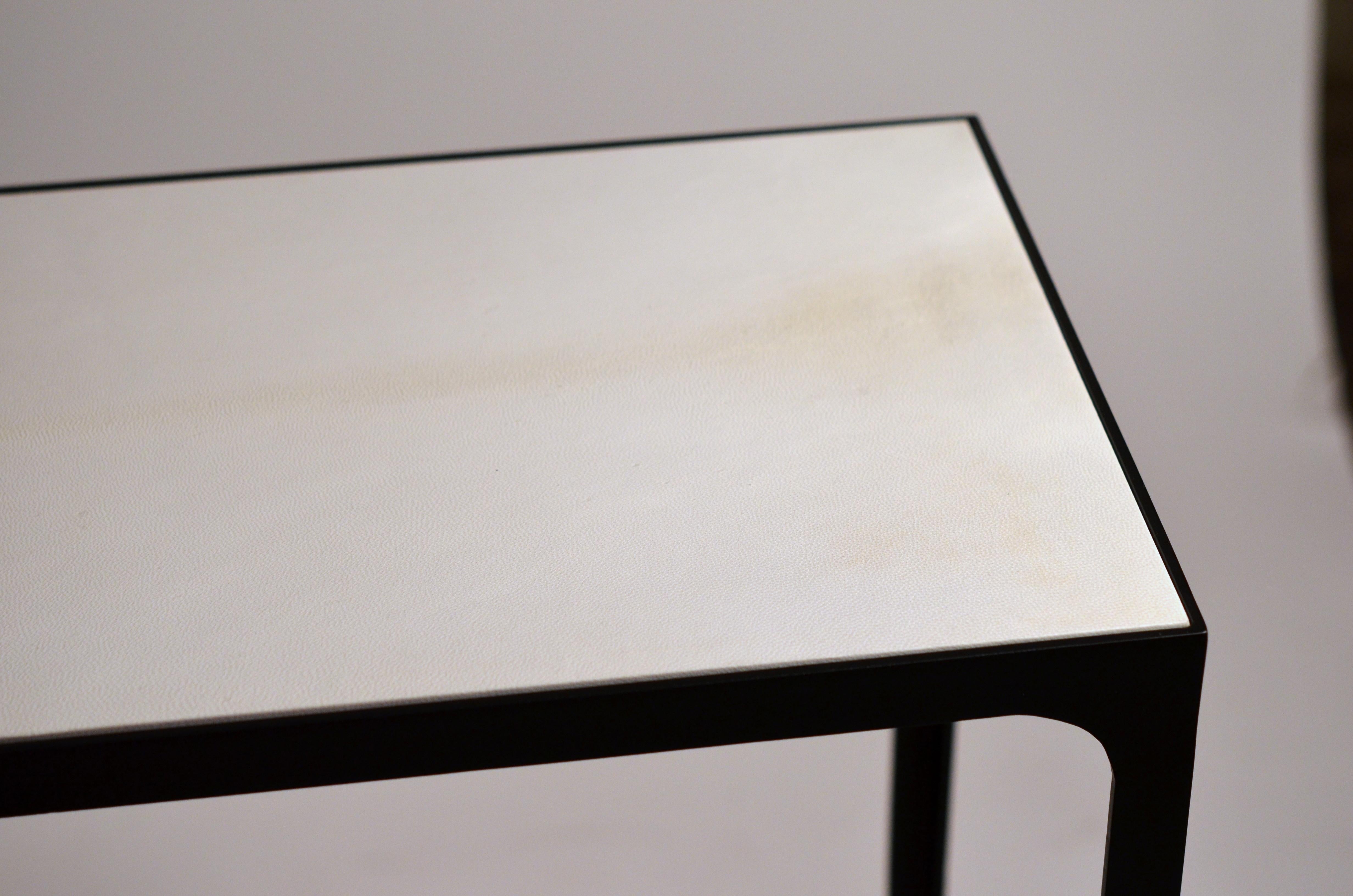 Paar Konsolen 'Esquisse' aus Schmiedeeisen und Pergament von Design Frères (Tierhaut) im Angebot