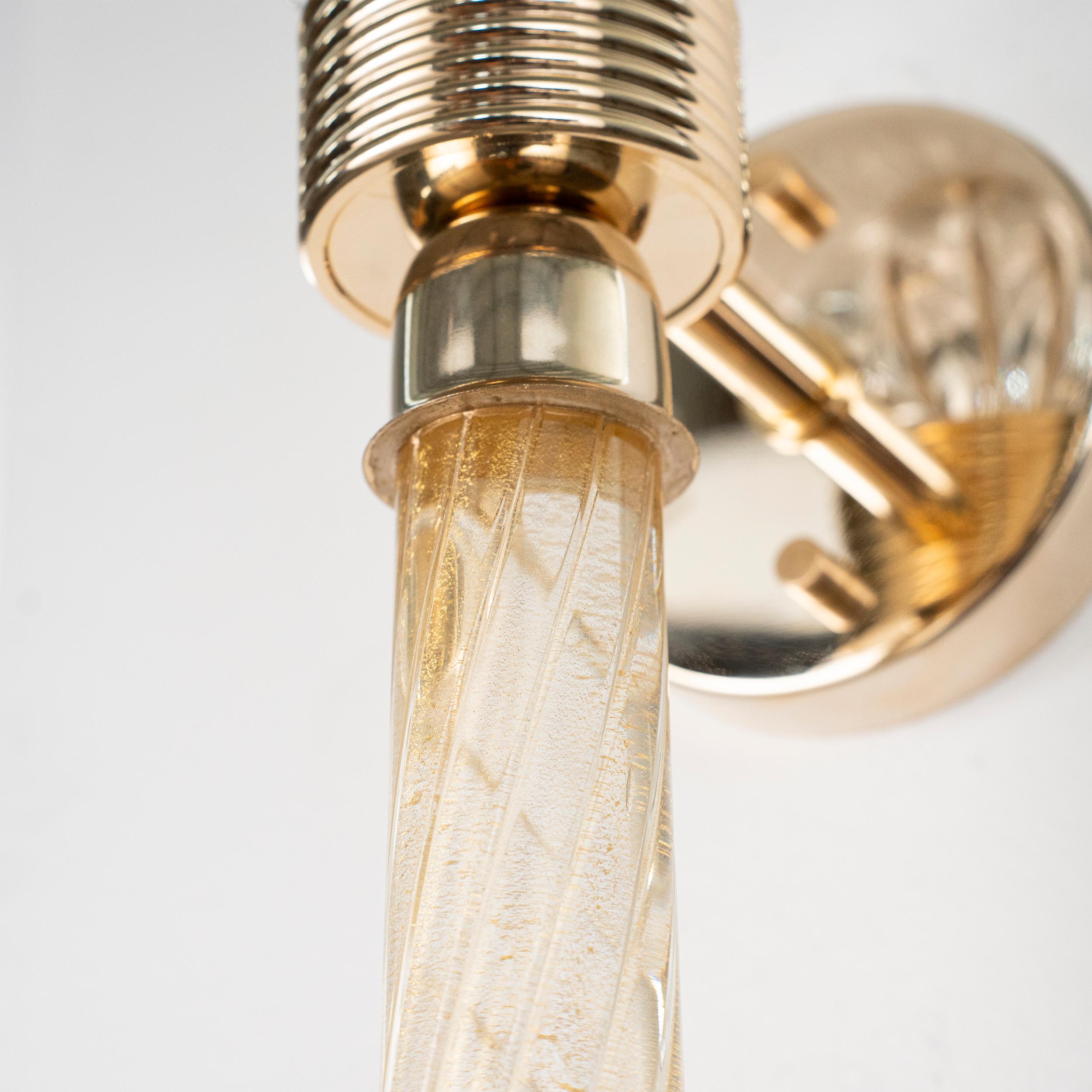 Vetro di Murano Coppia in stock di lampade in vetro di Murano in oro bianco con cornice placcata in oro in vendita