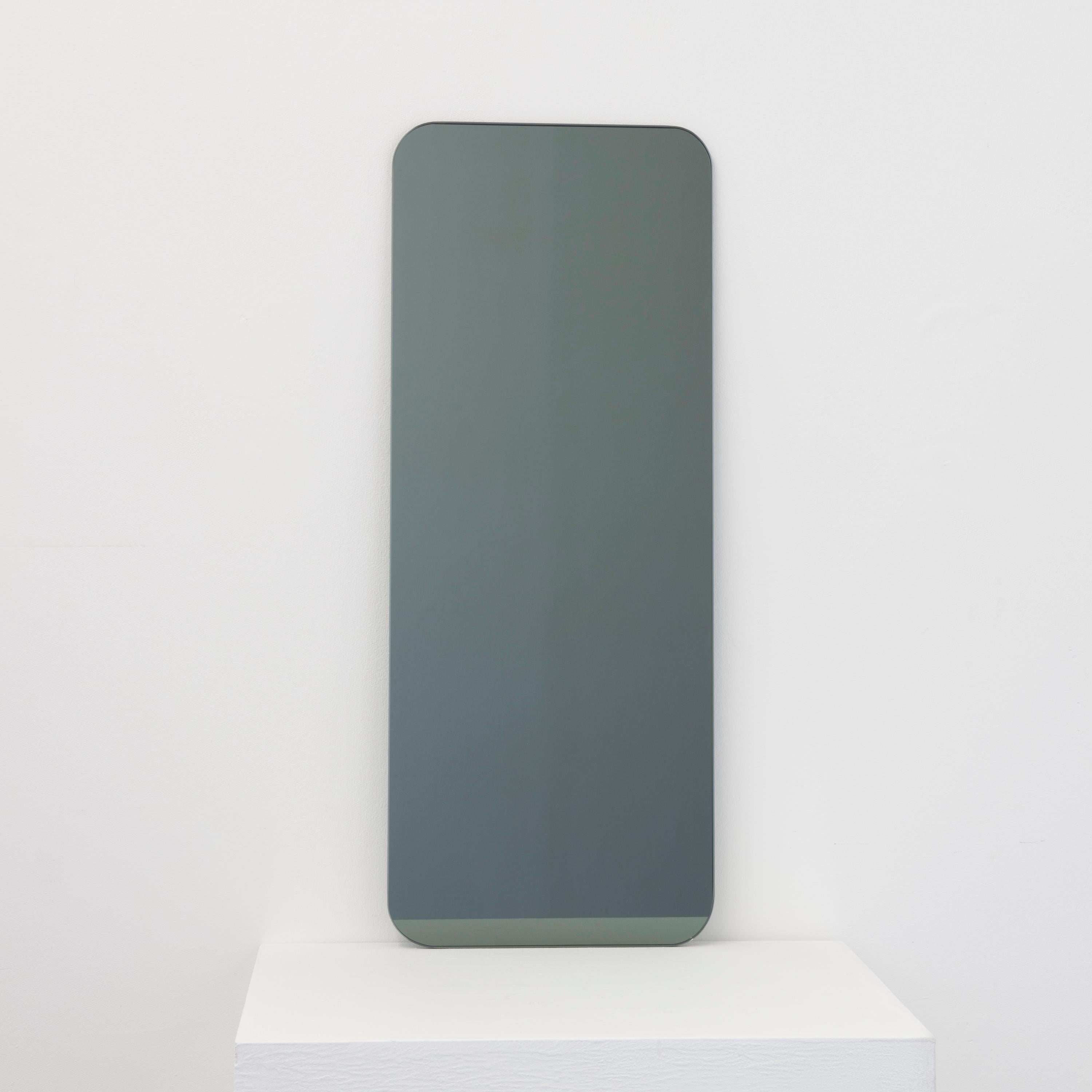 Minimaliste En stock Quadris Black Tinted Rectangular Frameless Minimalist Mirror, Small en vente