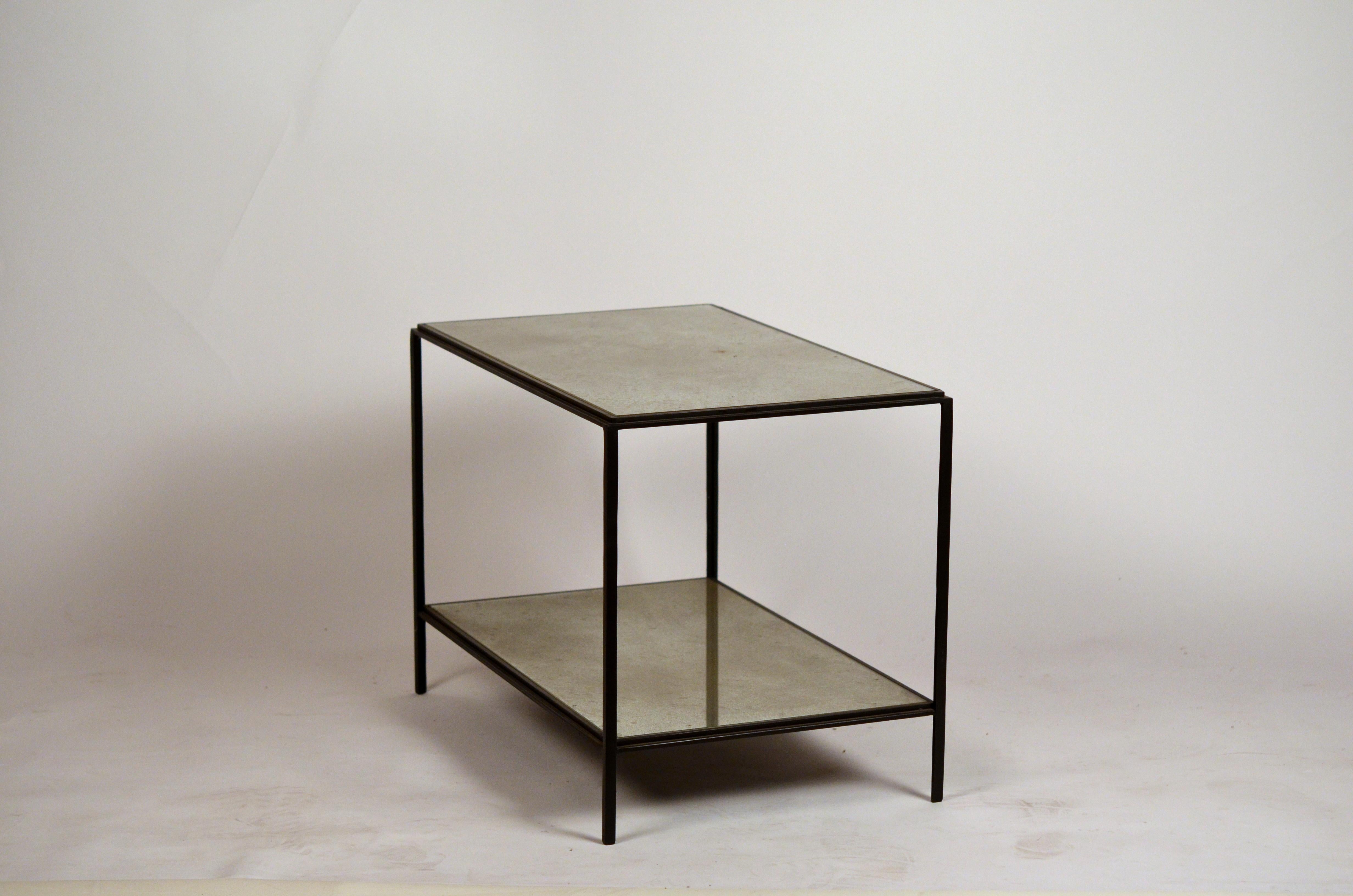 Vorrätig 'Rectiligne' Verspiegelter Beistelltisch von Design Frères (Französisch) im Angebot
