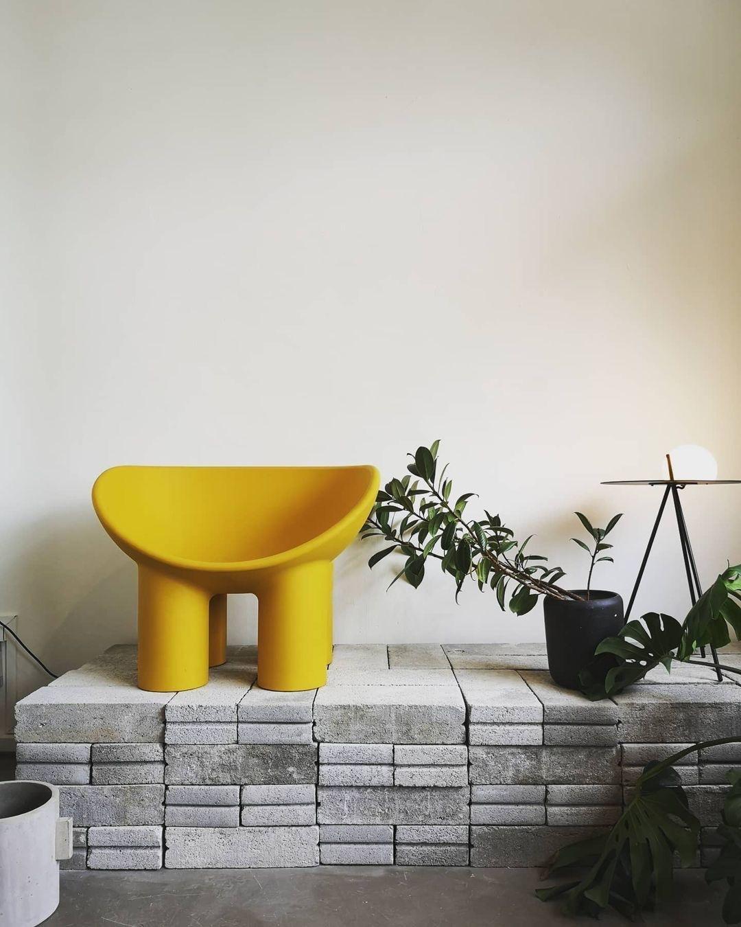 En stock Sillón Roly Poly Ocre by Driade, Faye Toogood en Nuevo estado para la venta en Beverly Hills, CA
