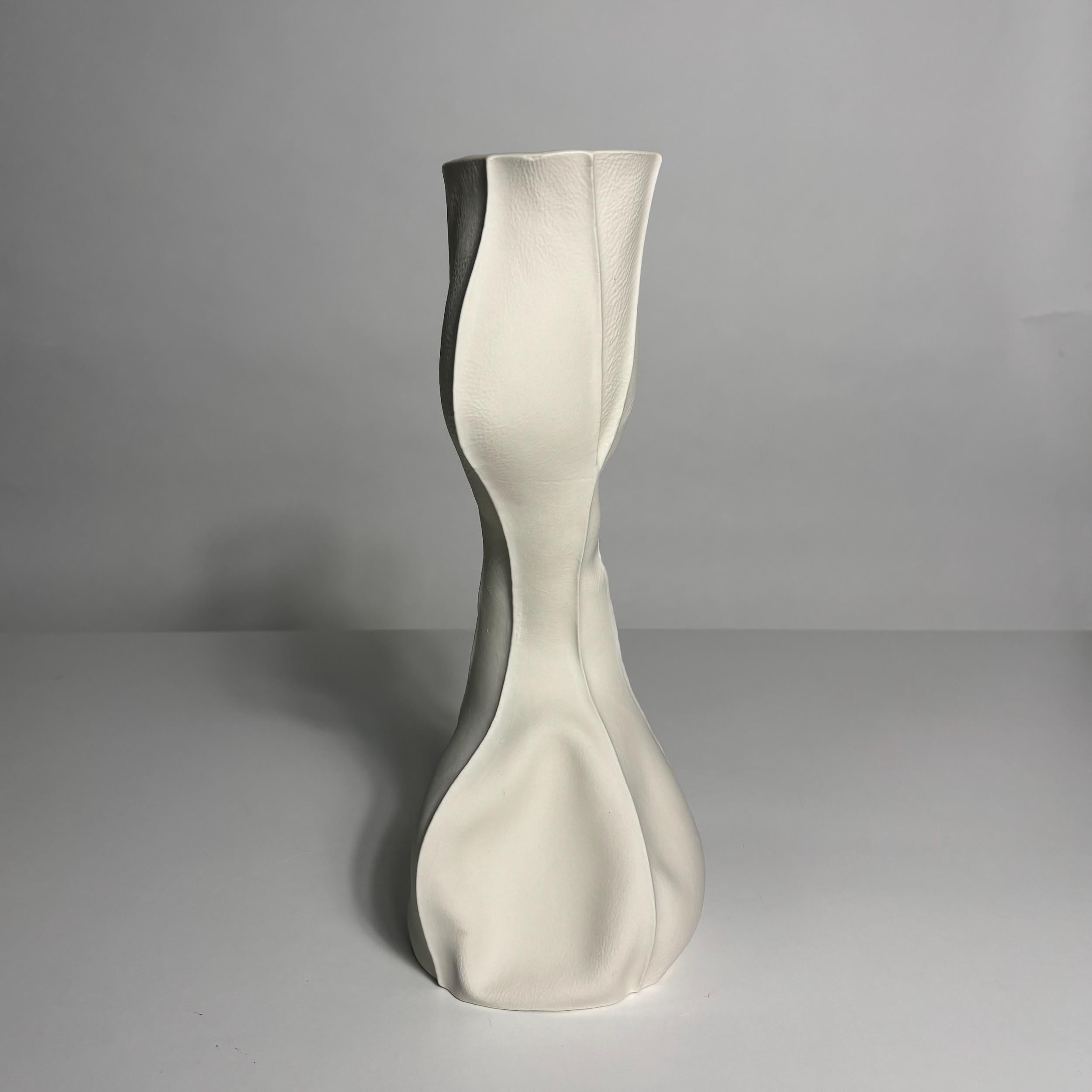Moderno In-Stock, Sculptural Ceramic Vase, Kawa Vase 20, White Porcelain Asymmetric Vase in vendita