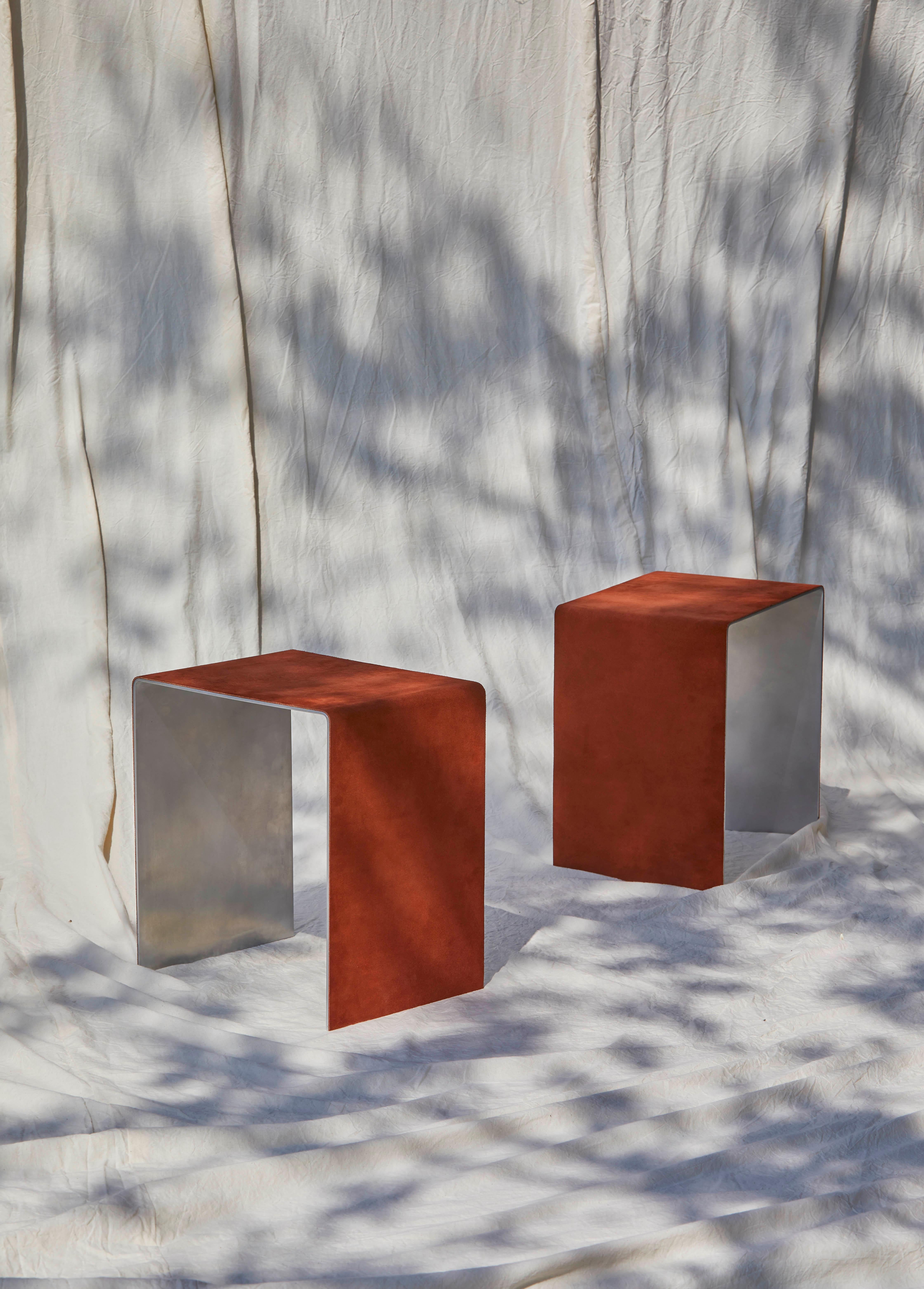 En Stock, Taburete Segmento en Aluminio y Ante by Estudio Persona en Nuevo estado para la venta en Los Angeles, CA