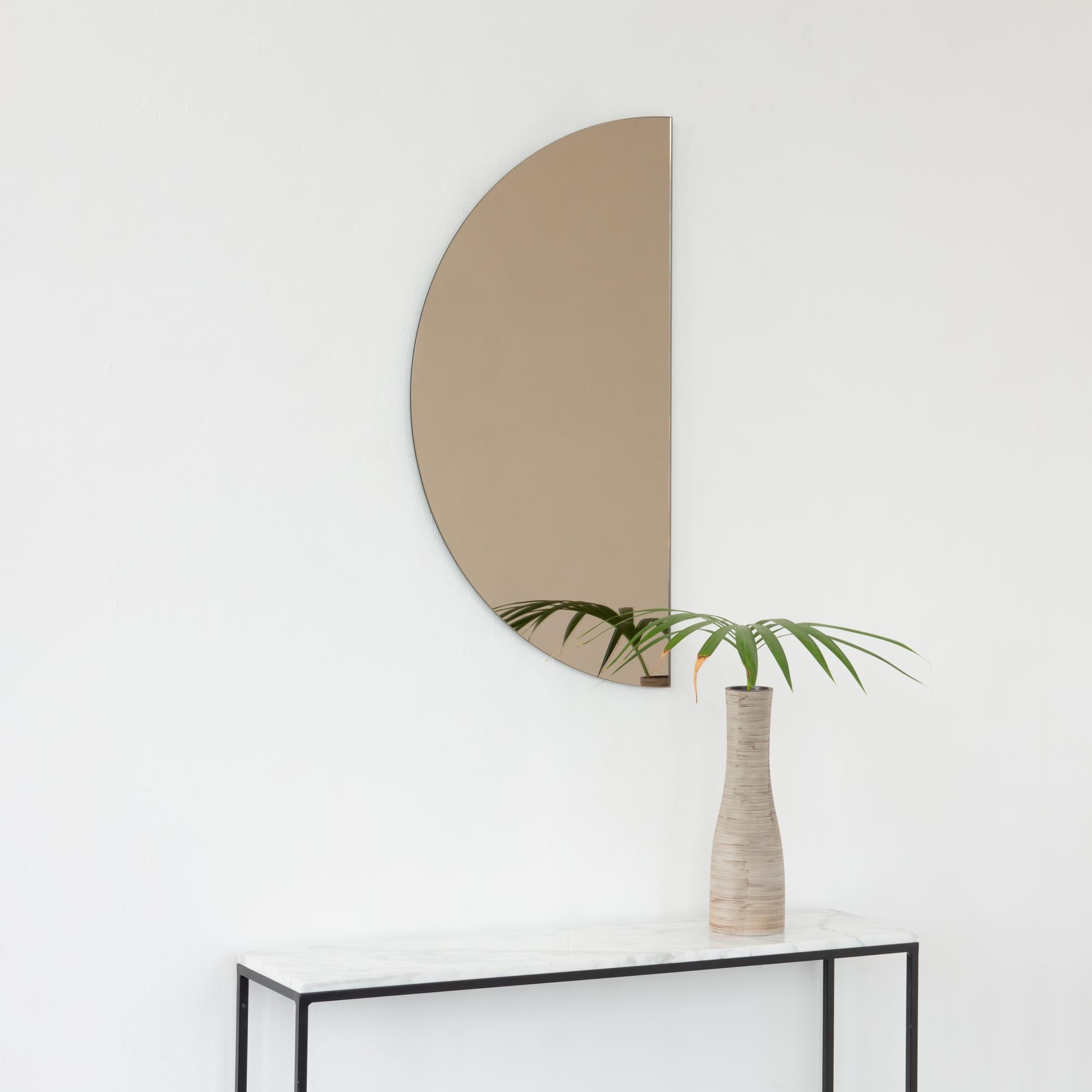 XXI secolo e contemporaneo In magazzino Specchio semicircolare senza cornice minimalista color bronzo Luna, grande in vendita