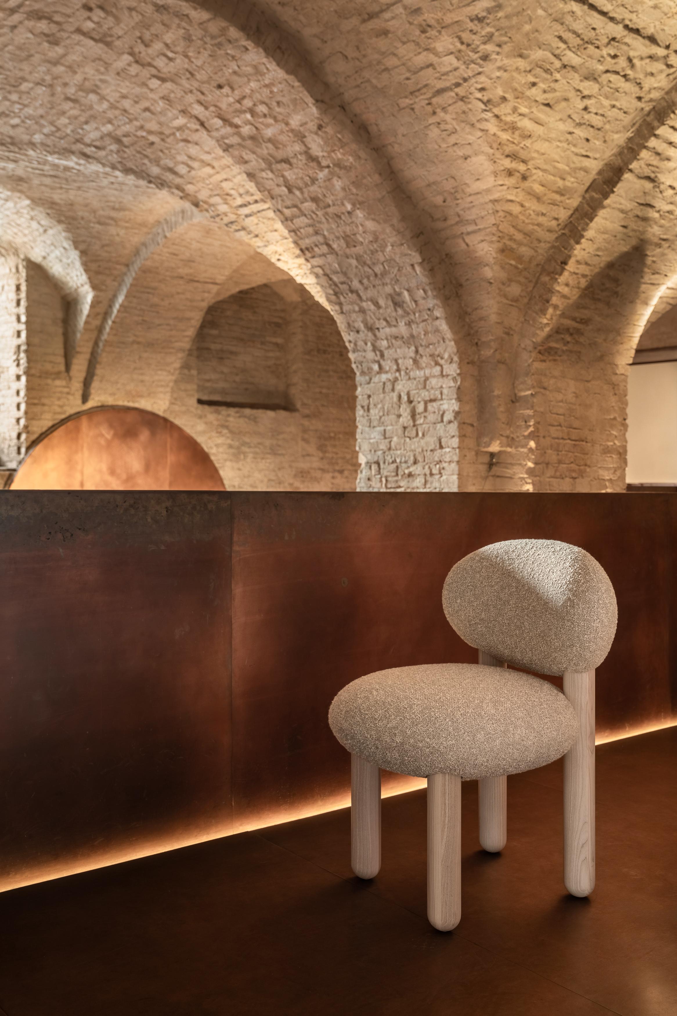 IN STOCK! Set di 6 sedie da pranzo minimaliste Flock CS2 in Boucle #2072 di NOOM in vendita 5