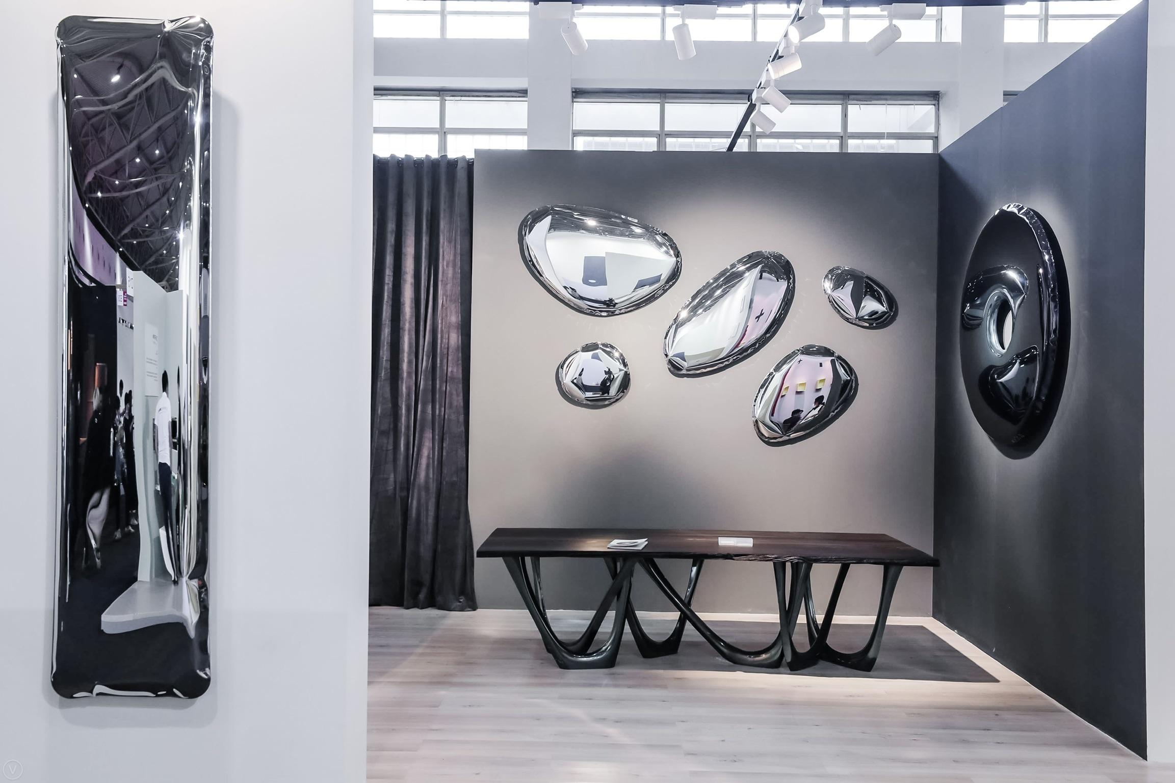 Miroir mural Tafla O4.5 en acier inoxydable poli, en stock, par Zieta en vente 3