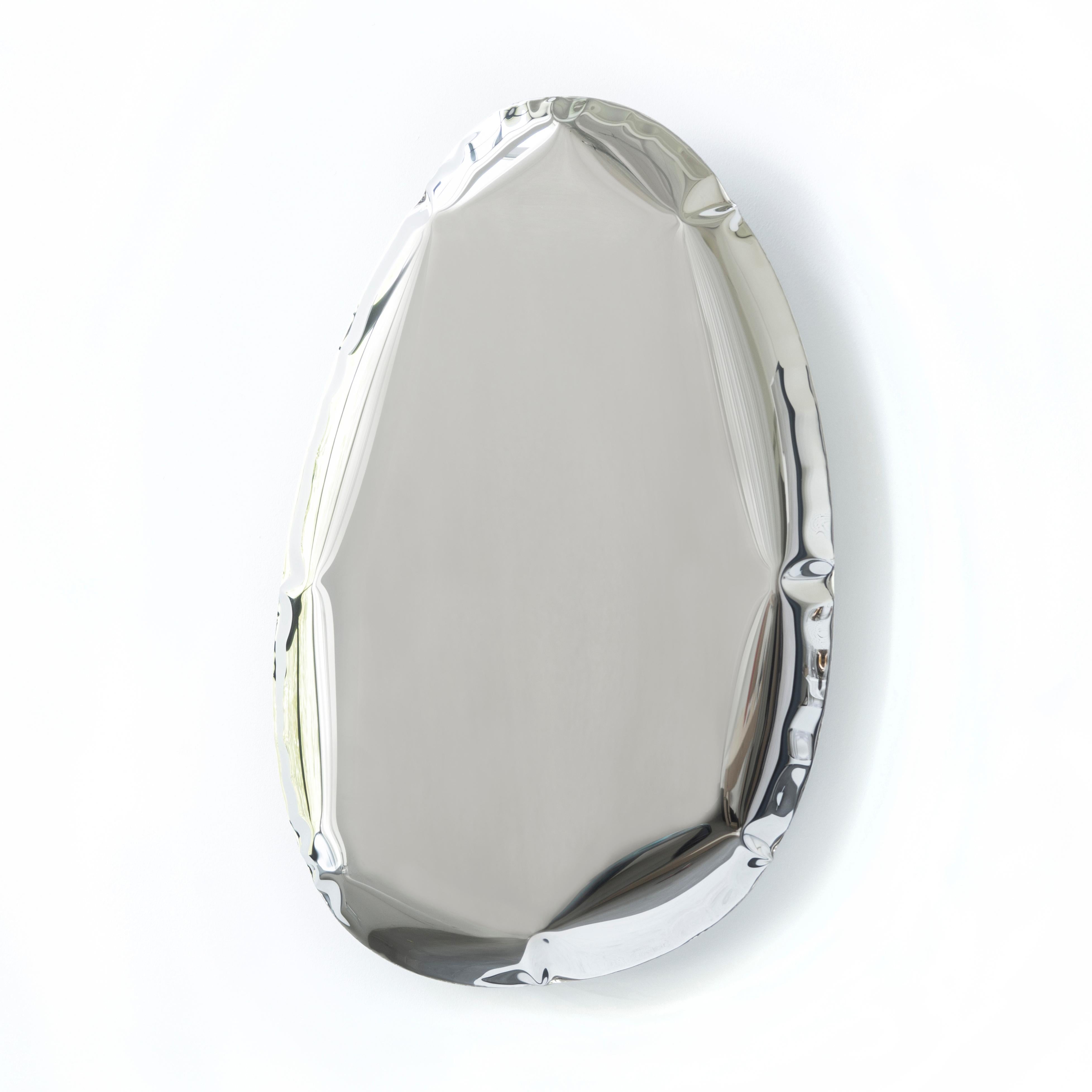 La série TAFLA O se caractérise par des formes lisses et optiquement légères inspirées des gouttelettes de liquide. Grâce à sa forme unique, elle associe le monde du design, de l'art et de la technologie. La collection TAFLA est un pas radical vers