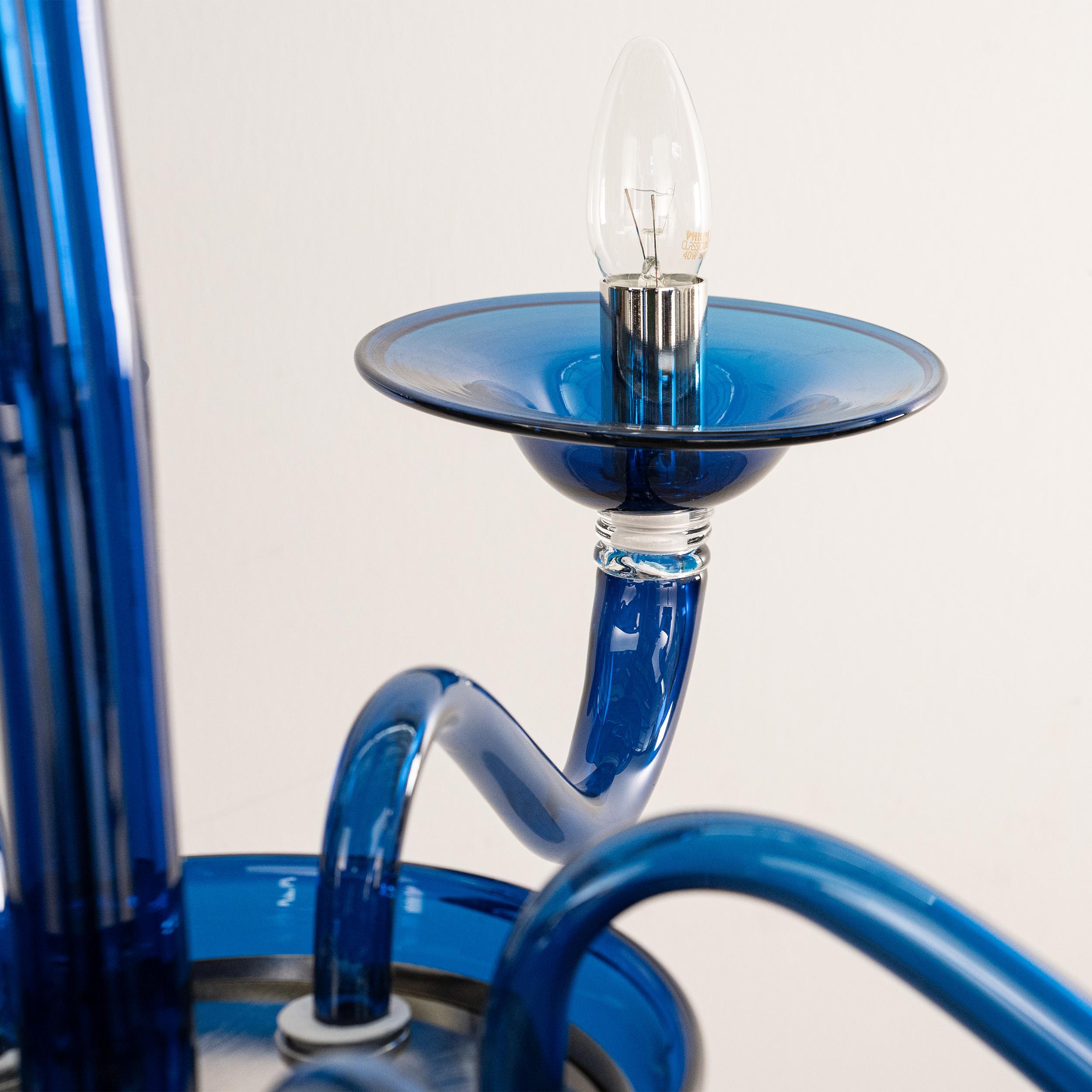 Unique Murano Blue glass chandelier 6 lights, Vintage Made in Italy in stock.
Condition: virtually perfect condition and never used: no heavy scratches, no defects, no cracks no missing parts.
 
Type: Venetian chandelier
Dimensions: Ø75 x h80 cm