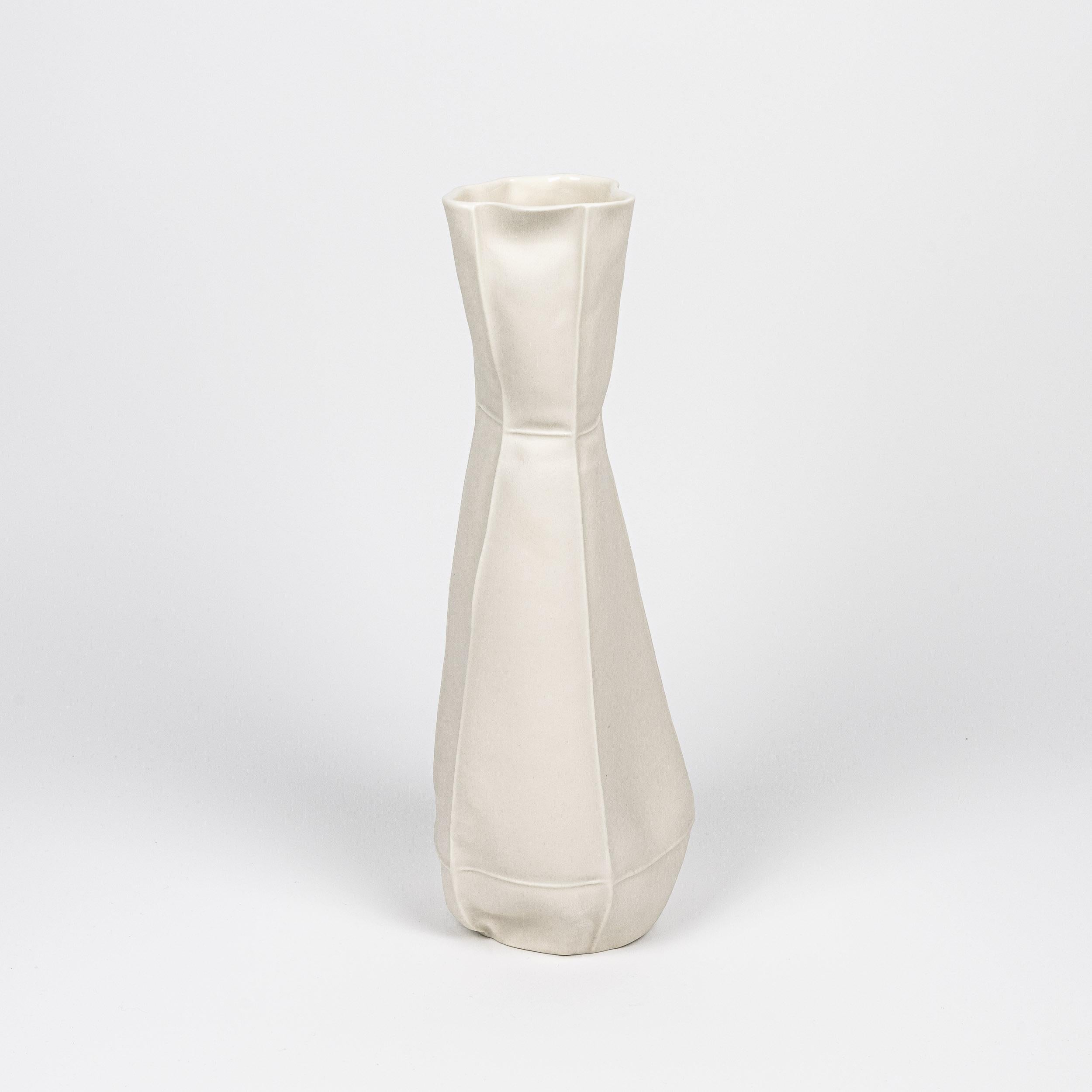 White Ceramic Kawa Vase #13, Organic Porcelain Flower Vase, Leather-cast In New Condition For Sale In Brooklyn, NY