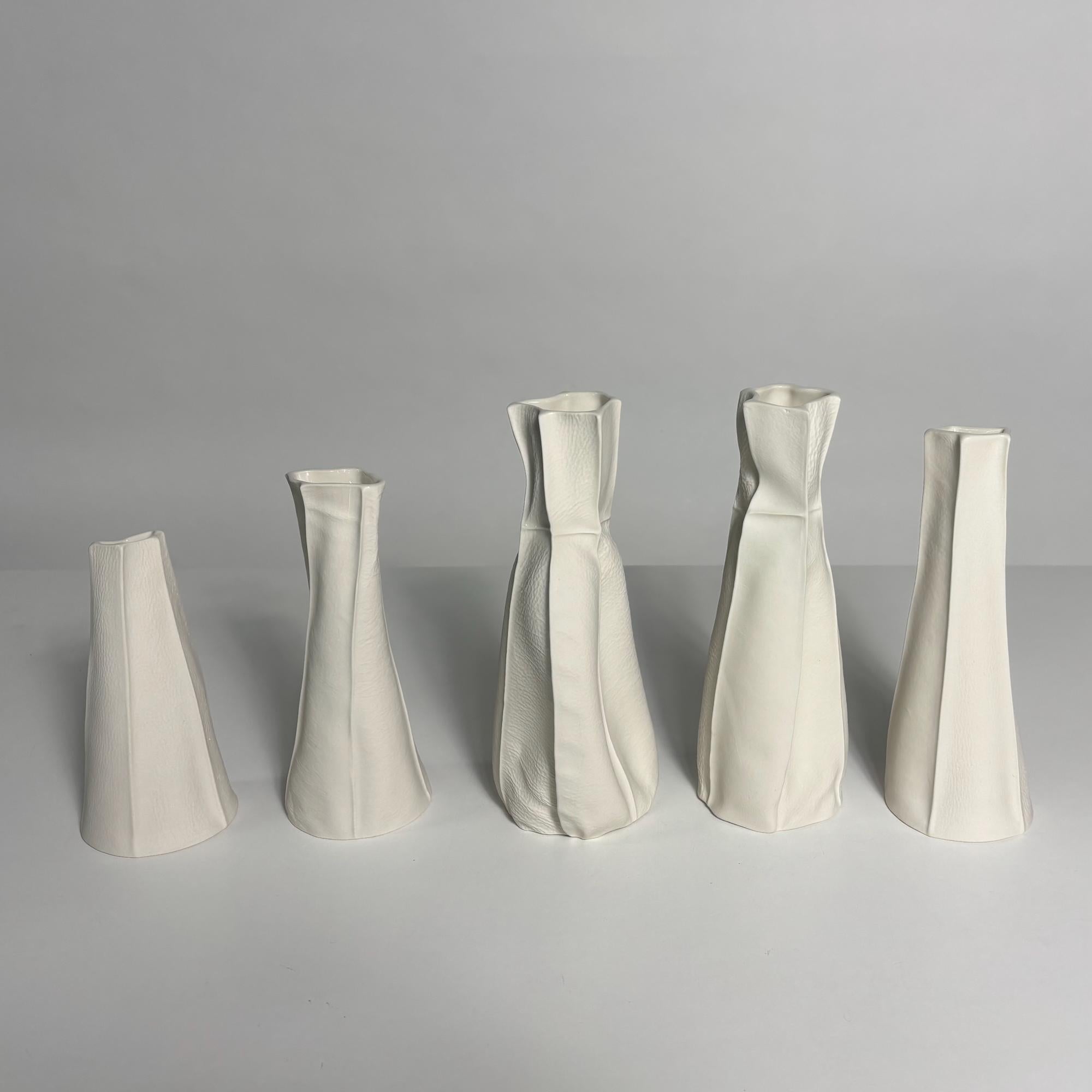 Américain En stock, Lot de 5 vases en céramique organique blanche, Kawa Vase, Porcelaine en vente