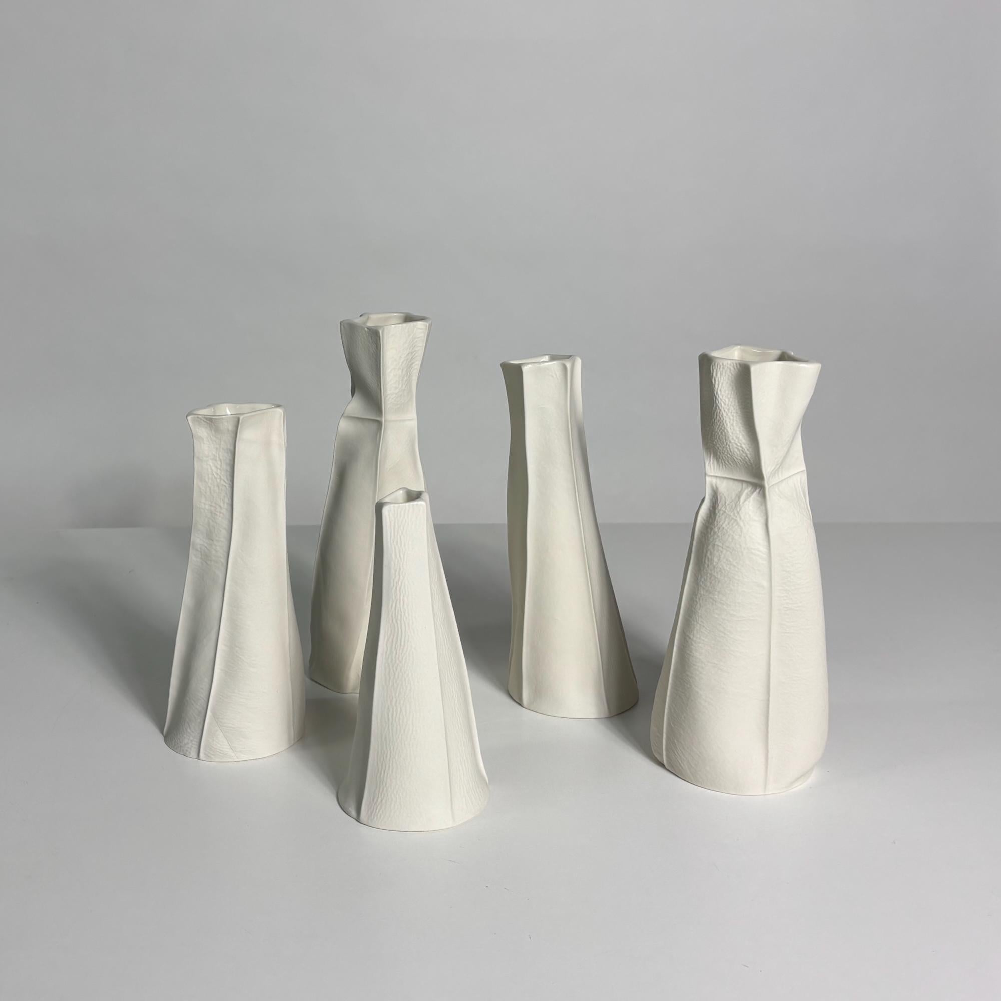 Fait main En stock, Lot de 5 vases en céramique organique blanche, Kawa Vase, Porcelaine en vente